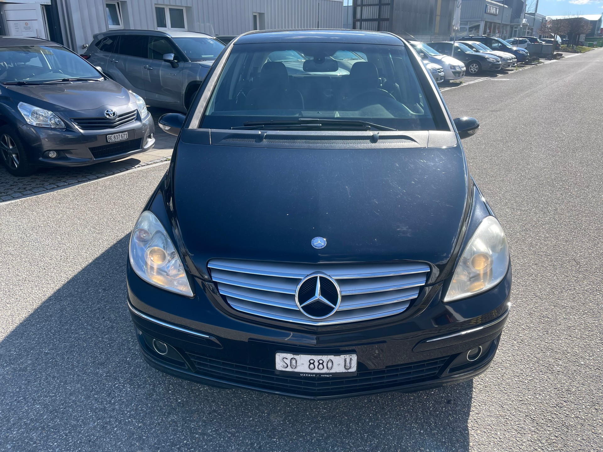 MERCEDES-BENZ B 200-image-1
