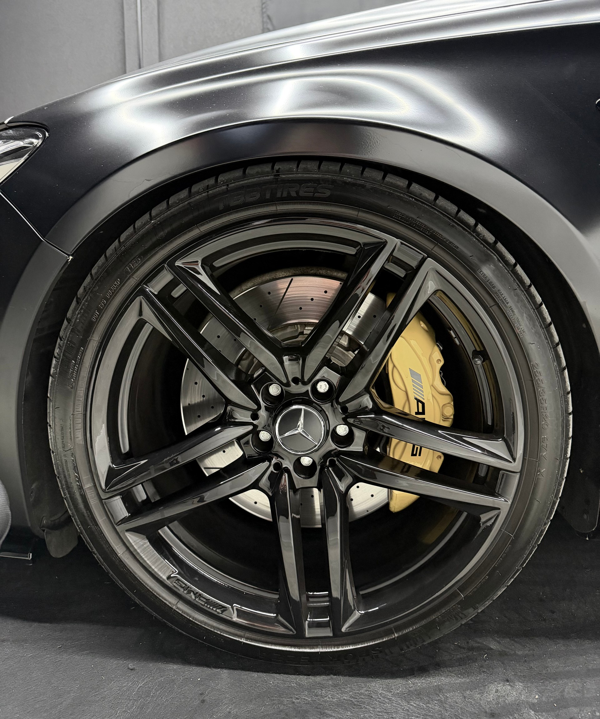 MERCEDES-BENZ E 63 AMG S 4Matic Speedshift MCT-showroom-element-3