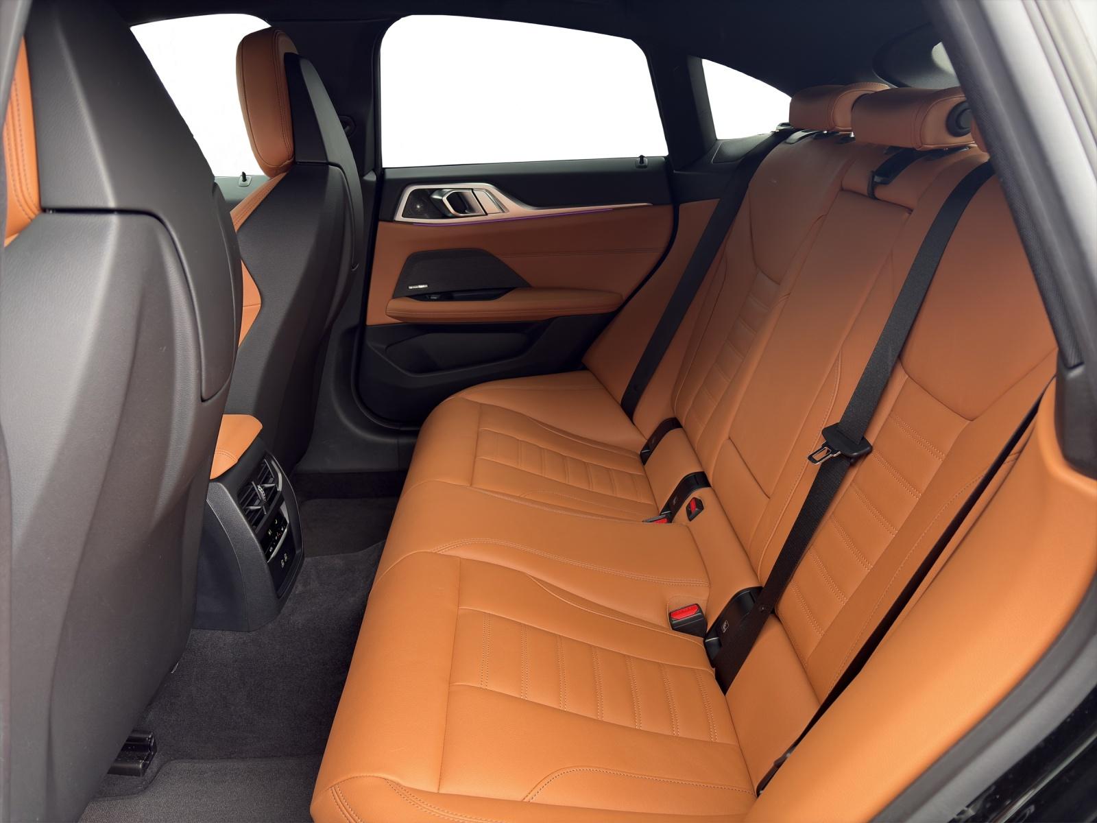 BMW M440i xDrive Gran Coupé-image-13