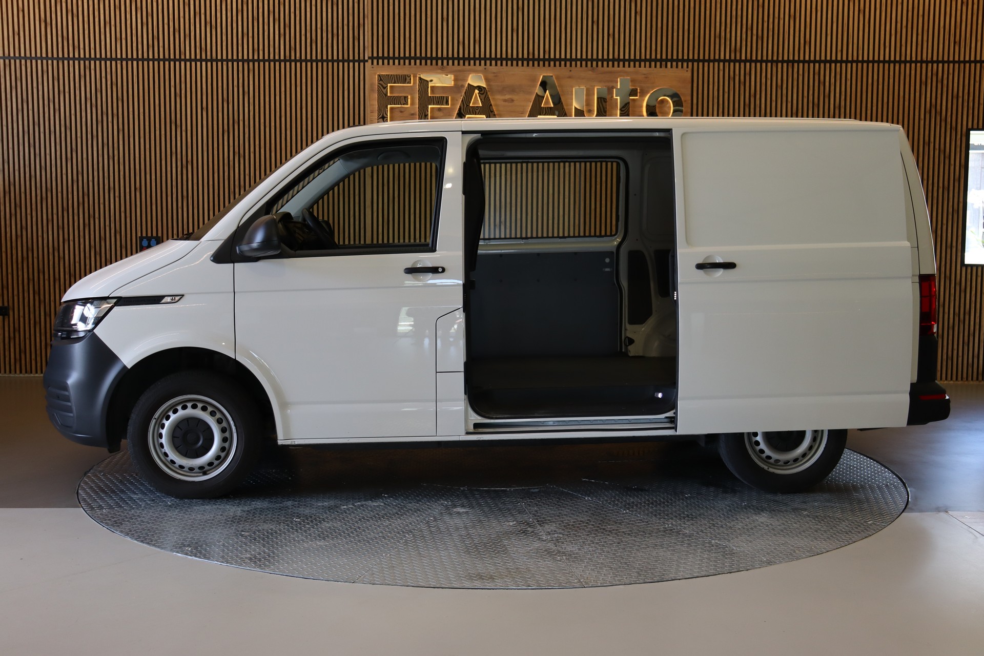 VW T6.1 Kaw. 3000 2.0 TDI 110-image-10