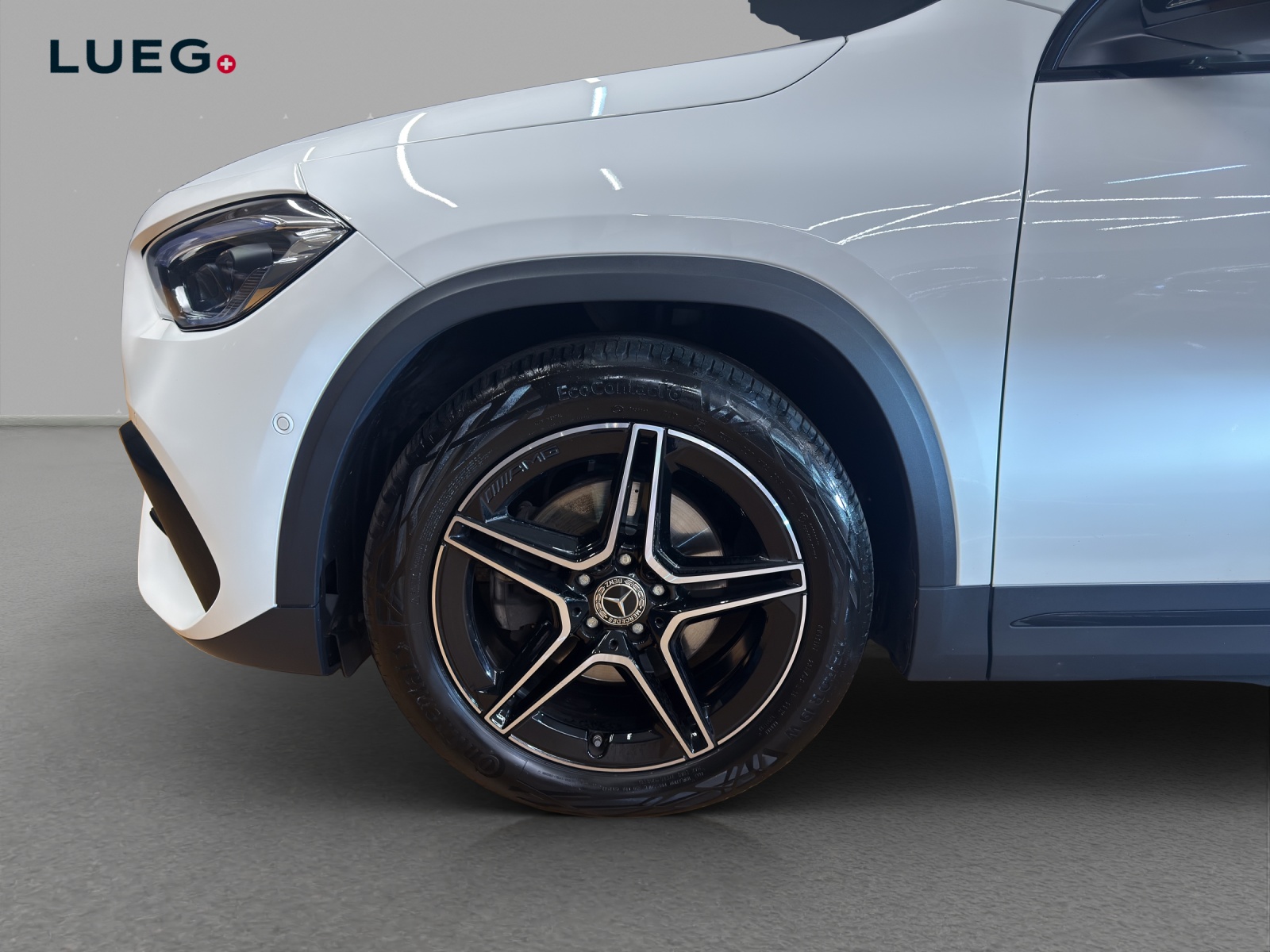 MERCEDES-BENZ GLA 200 d 4M - AMG / Rückfahrkamera / AHK / Ambiente-Beleuchtung-image-6