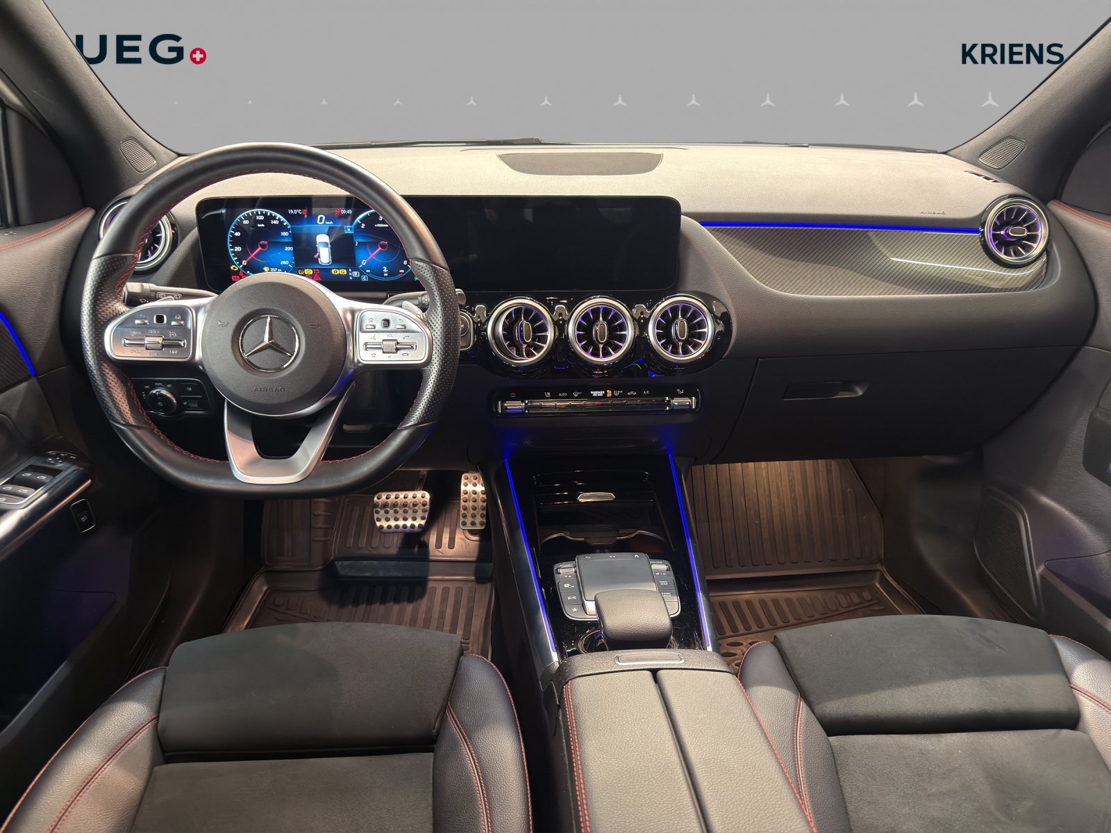 MERCEDES-BENZ GLA 200 d 4M - AMG / Rückfahrkamera / AHK / Ambiente-Beleuchtung-image-10