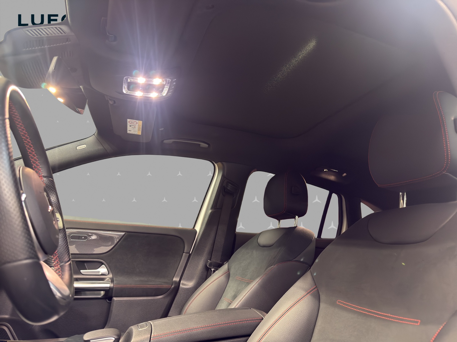 MERCEDES-BENZ GLA 200 d 4M - AMG / Rückfahrkamera / AHK / Ambiente-Beleuchtung-image-8