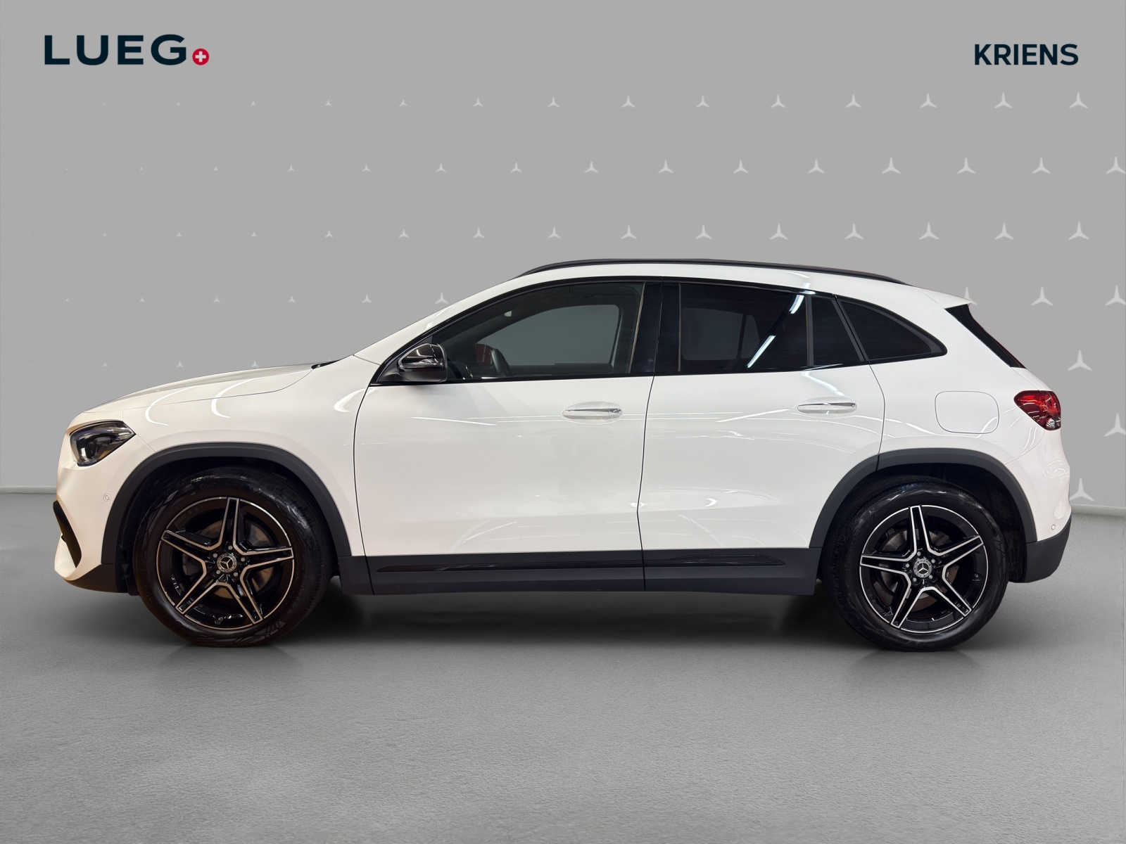 MERCEDES-BENZ GLA 200 d 4M - AMG / Rückfahrkamera / AHK / Ambiente-Beleuchtung-image-1