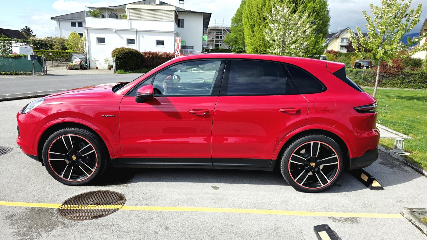 PORSCHE Cayenne E-Hybrid-image-5