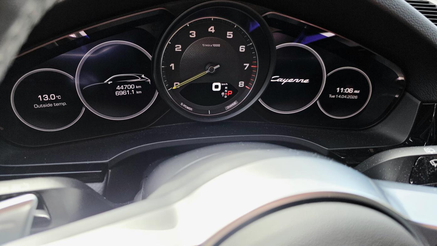 PORSCHE Cayenne E-Hybrid-image-10