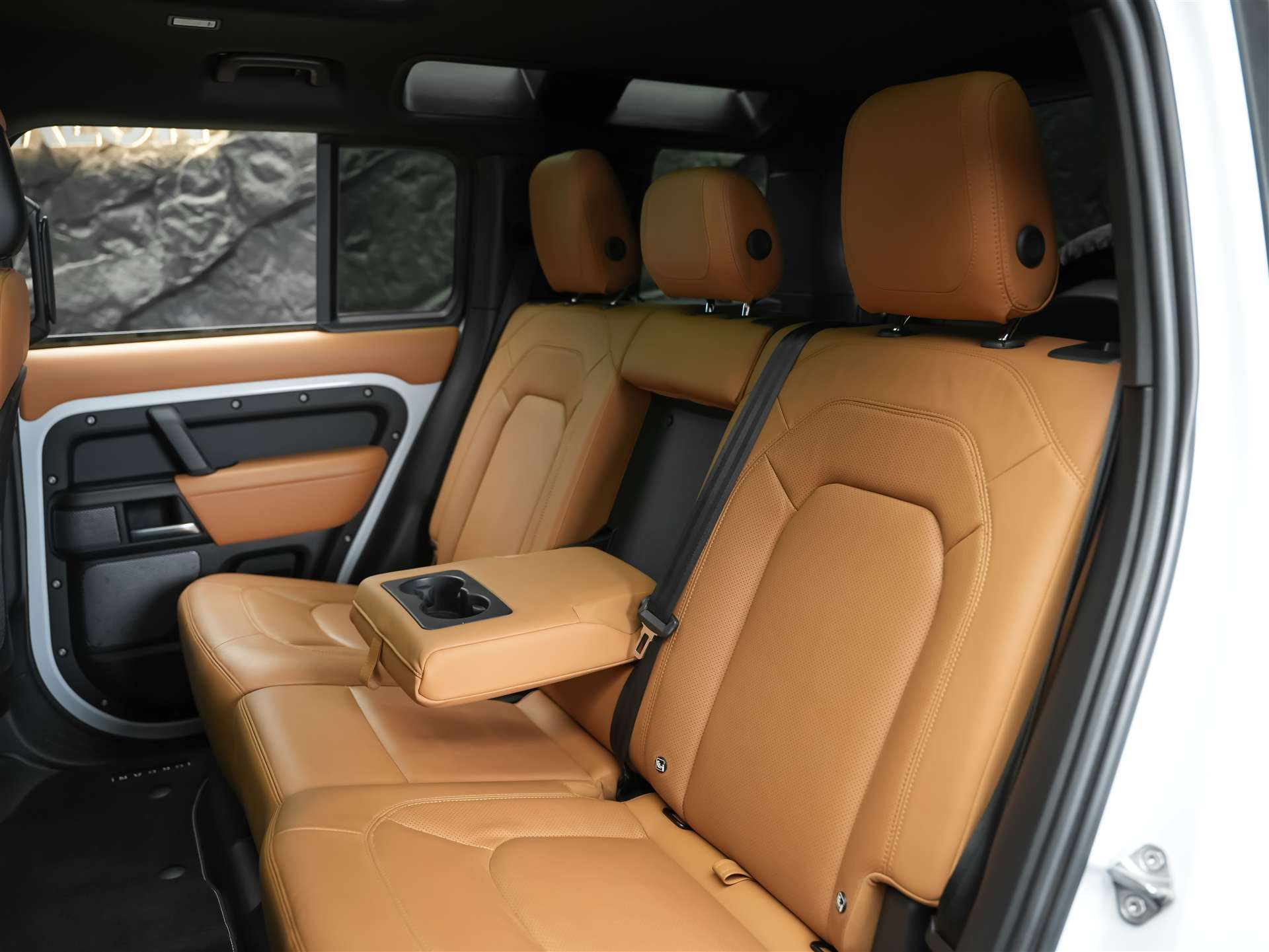 LAND ROVER Defender 110 5.0 V8 SC *URBAN*24" Felgen*AHK*-image-13