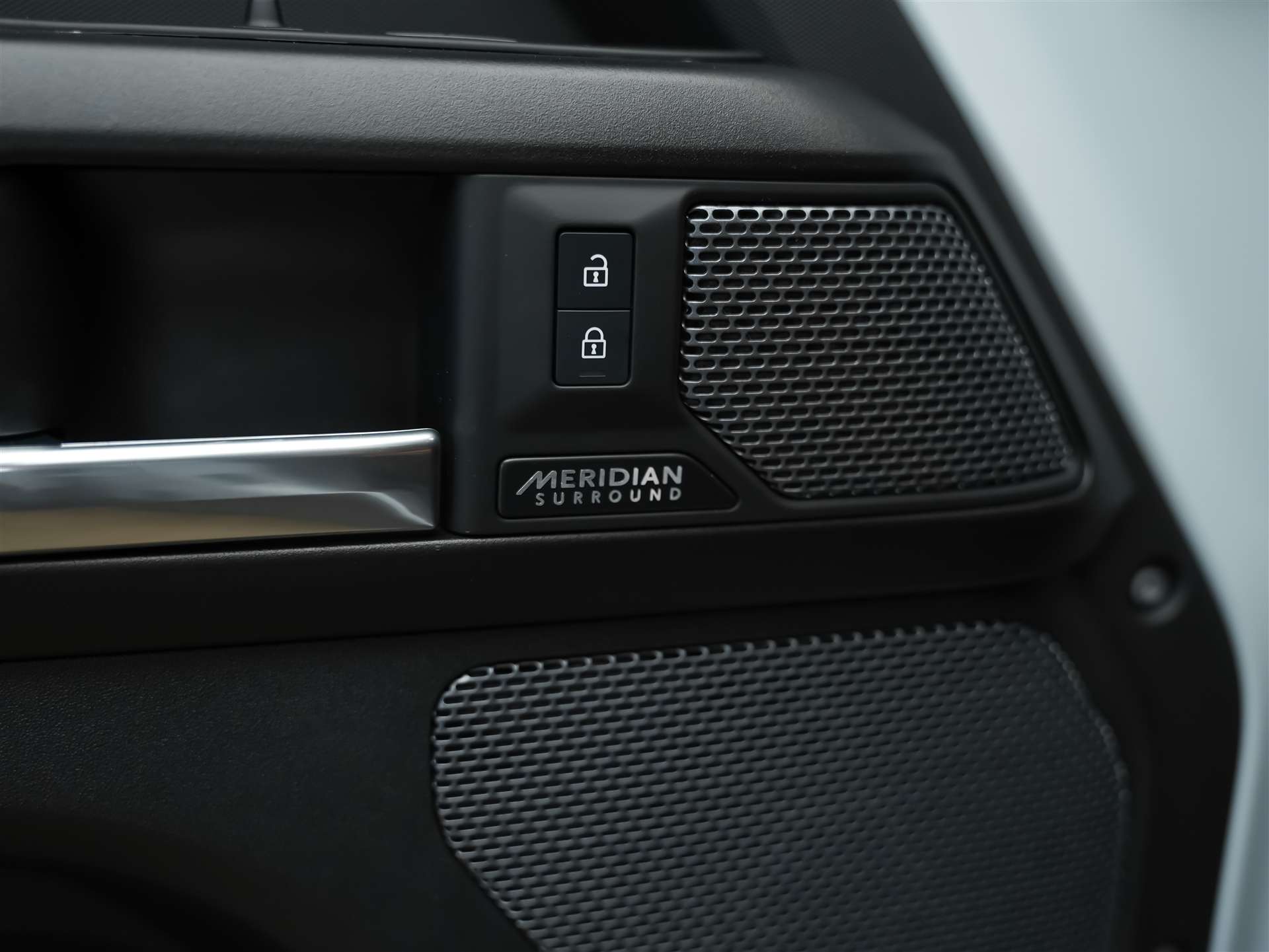 LAND ROVER Defender 110 5.0 V8 SC *URBAN*24" Felgen*AHK*-image-21