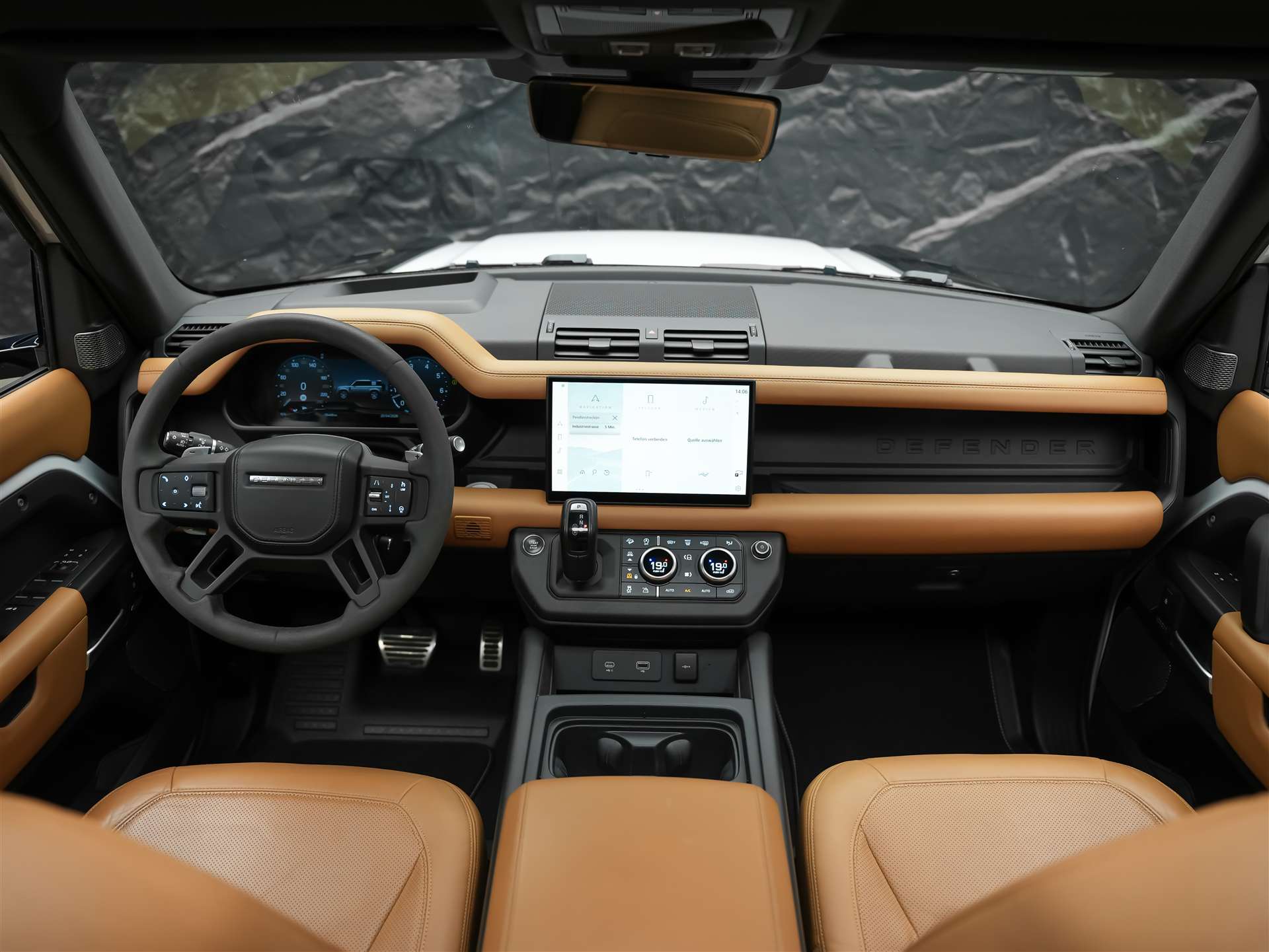 LAND ROVER Defender 110 5.0 V8 SC *URBAN*24" Felgen*AHK*-image-22