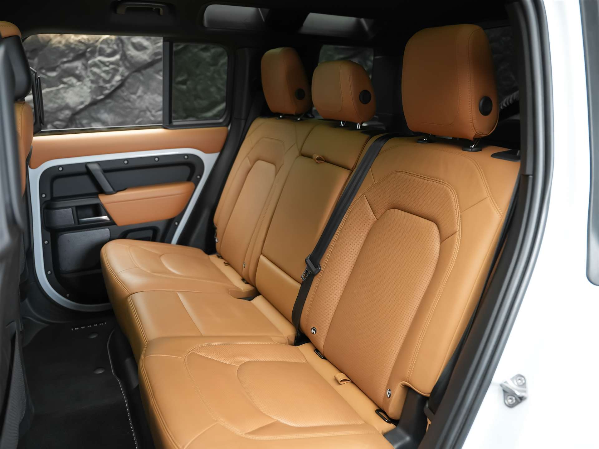 LAND ROVER Defender 110 5.0 V8 SC *URBAN*24" Felgen*AHK*-image-12