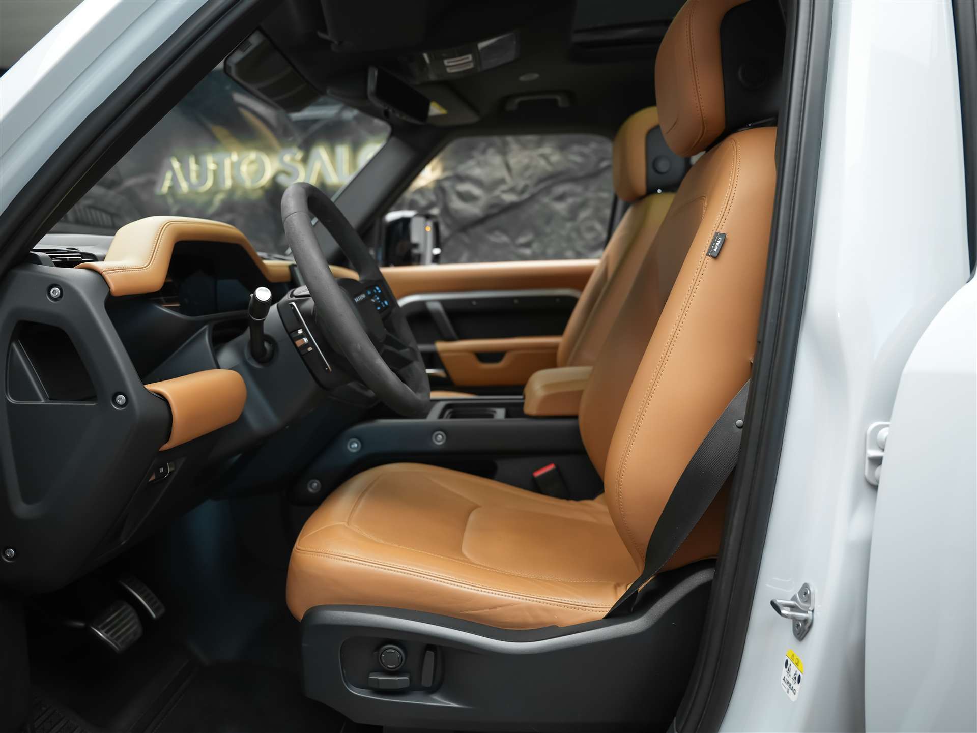 LAND ROVER Defender 110 5.0 V8 SC *URBAN*24" Felgen*AHK*-image-9
