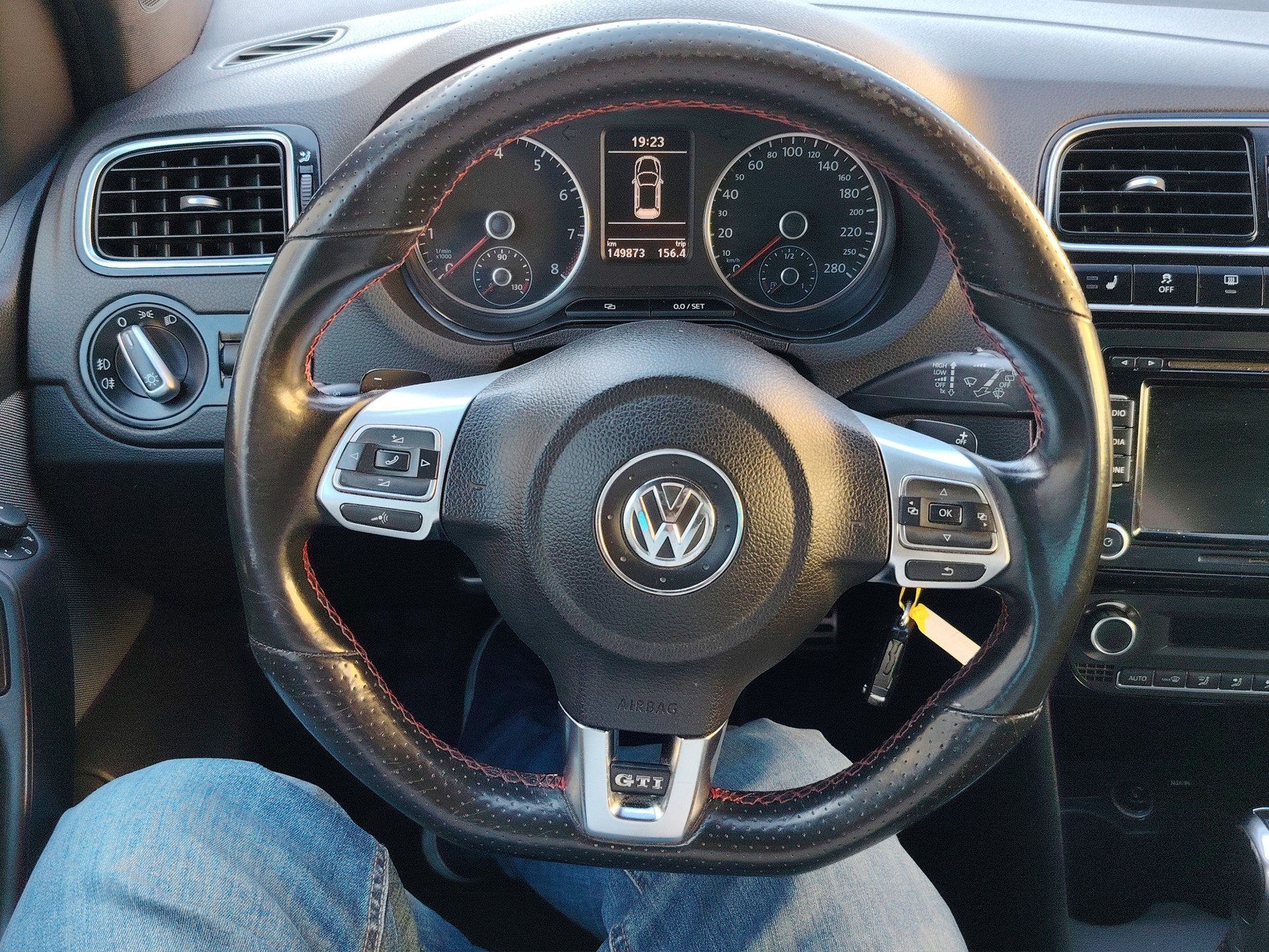 VW Polo 1.4 TSI GTI Carbon Edition DSG-image-9