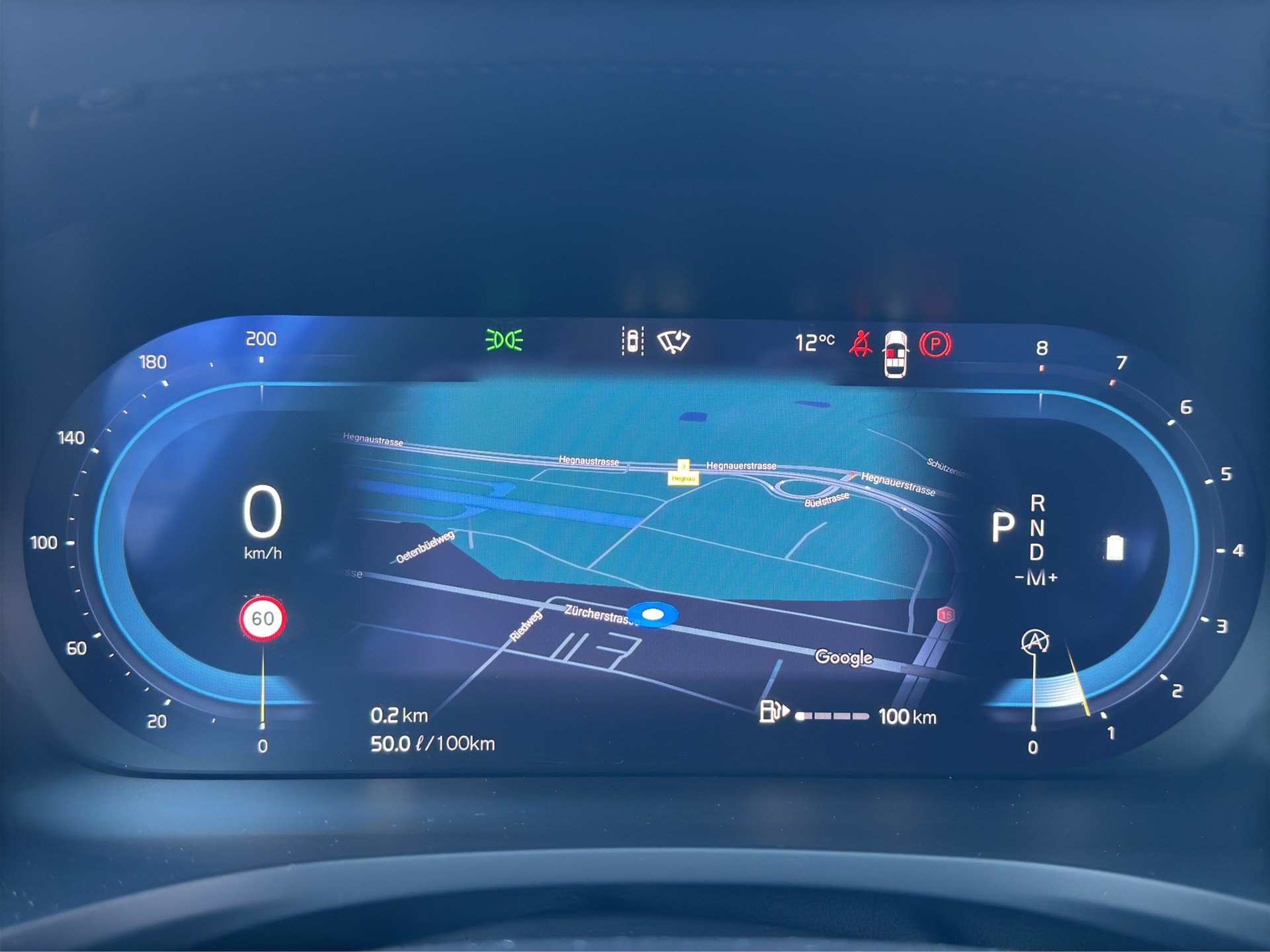 VOLVO V60 B4 Plus Dark DCT-image-11