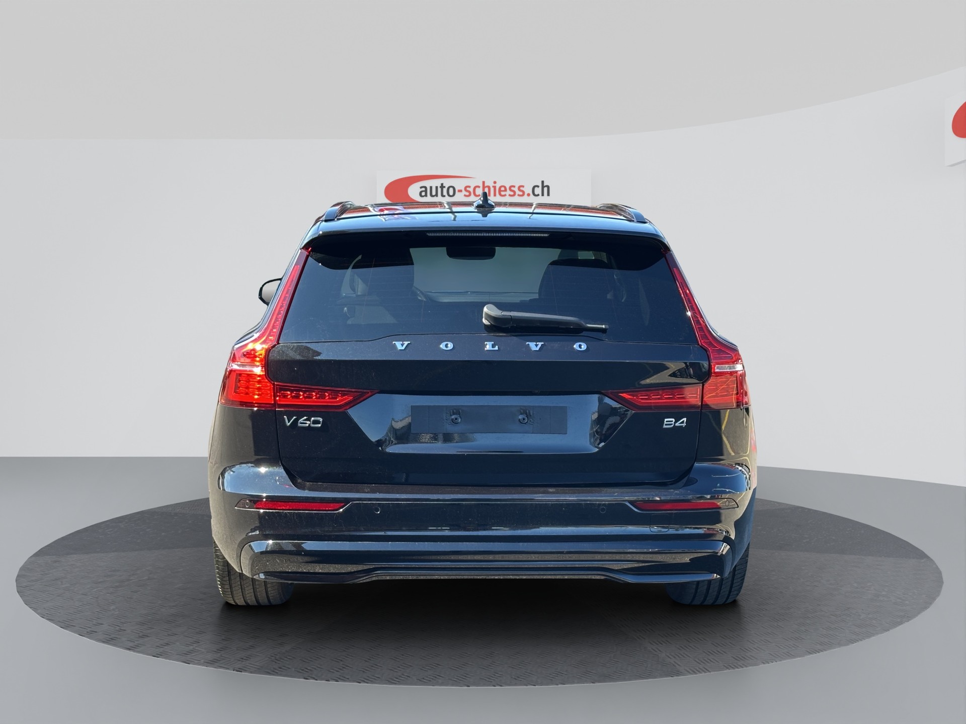 VOLVO V60 B4 Plus Dark DCT-image-3