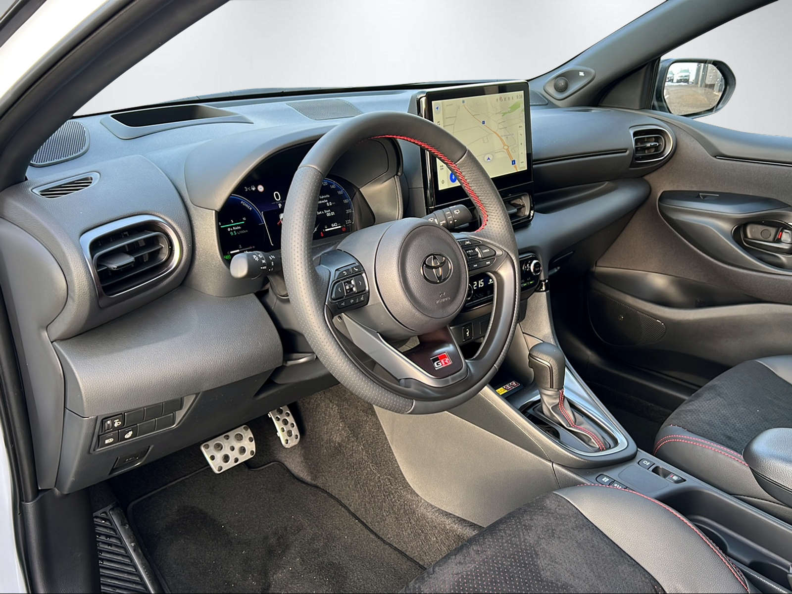 TOYOTA Yaris 1.5 VVT-i HSD GR Sport-image-13