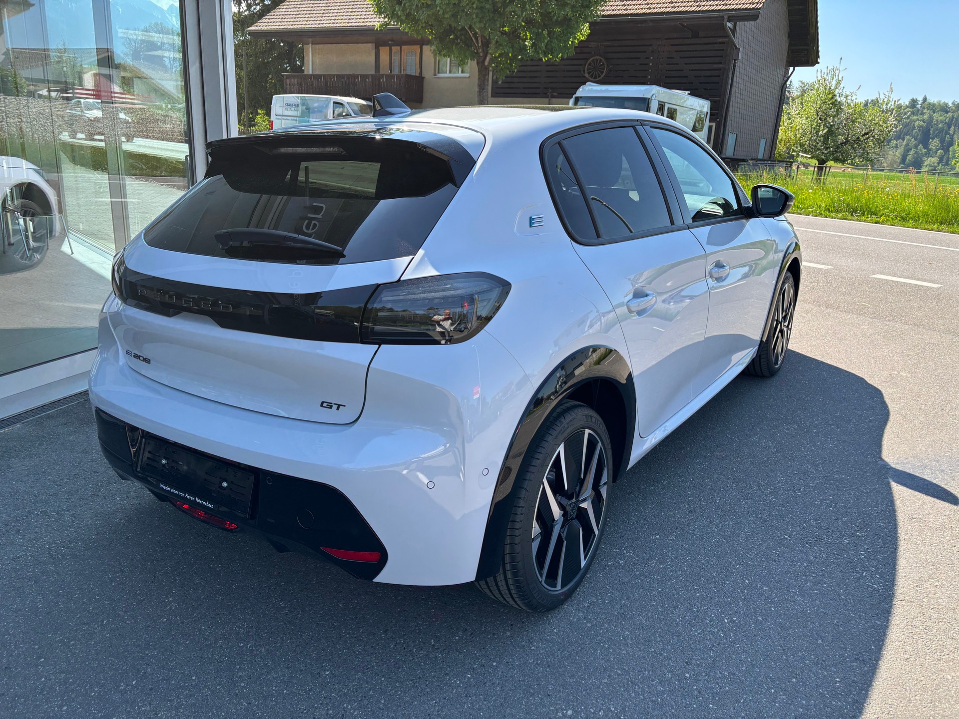 PEUGEOT 208 GT Elektrik 115kW-image-2