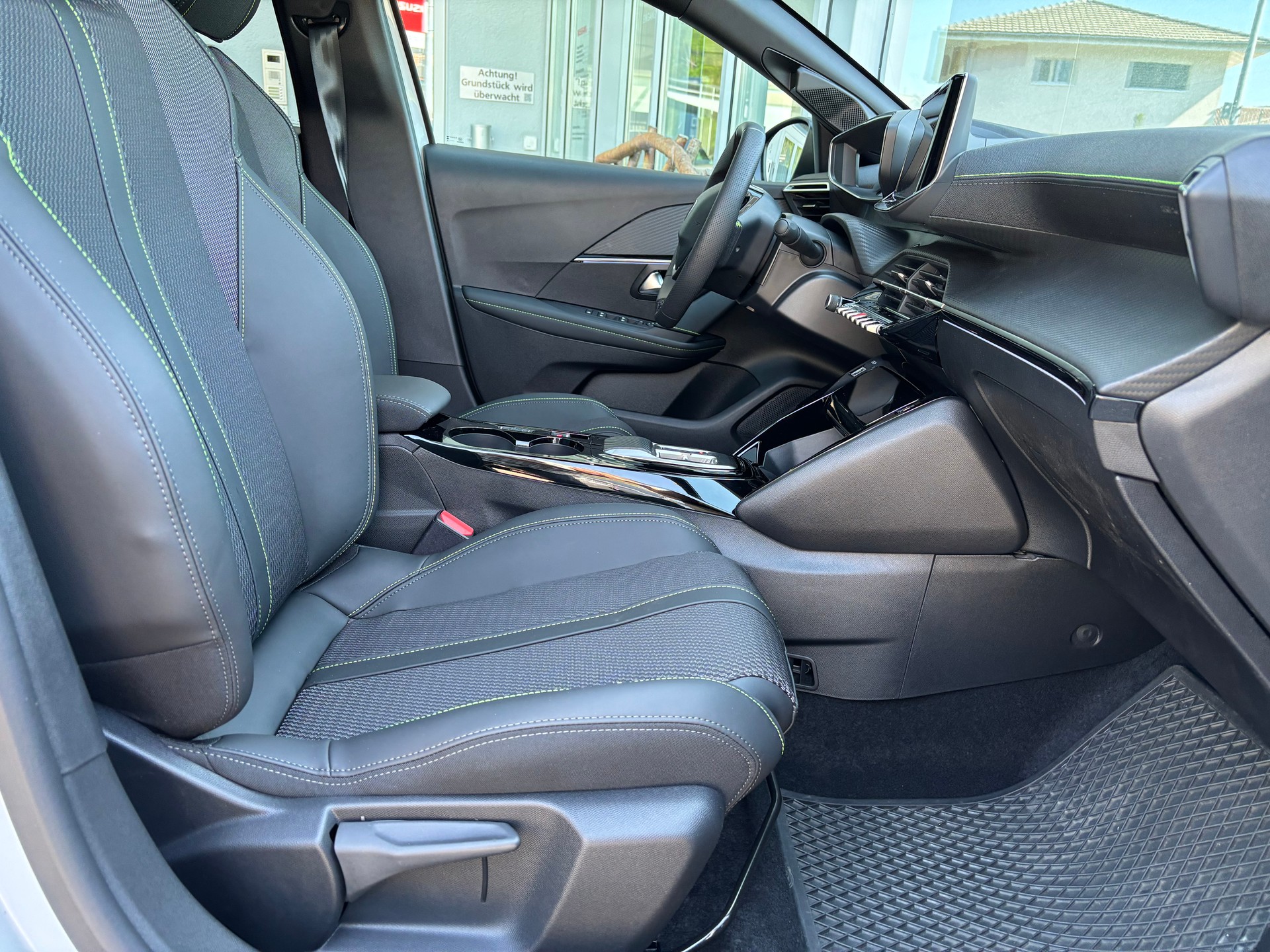 PEUGEOT 208 GT Elektrik 115kW-image-10