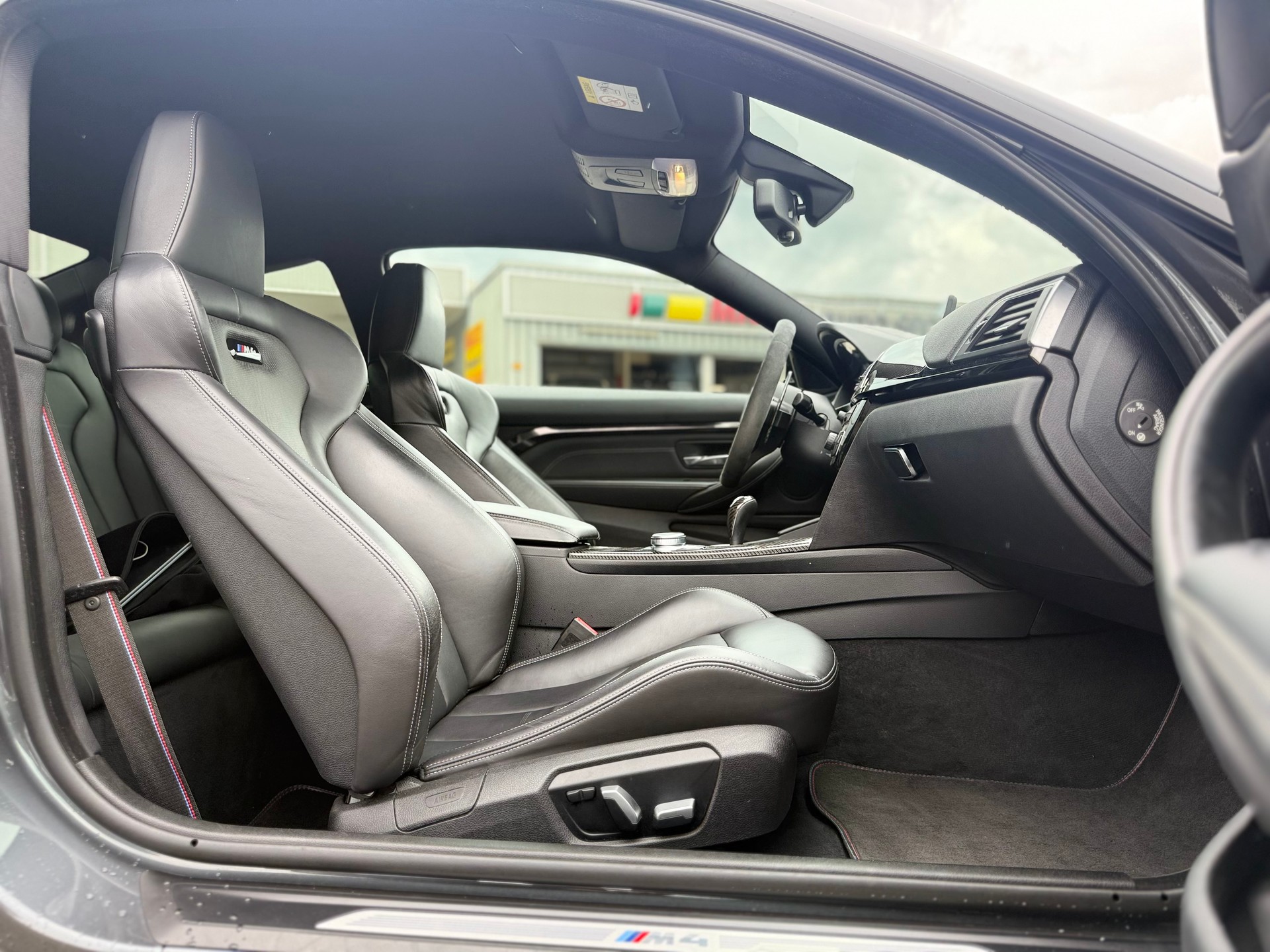 BMW M4 Coupé Competition DKG ° Grail Auspuffanlage ° Carbon Anbauteile ° Z-Performance °-image-13