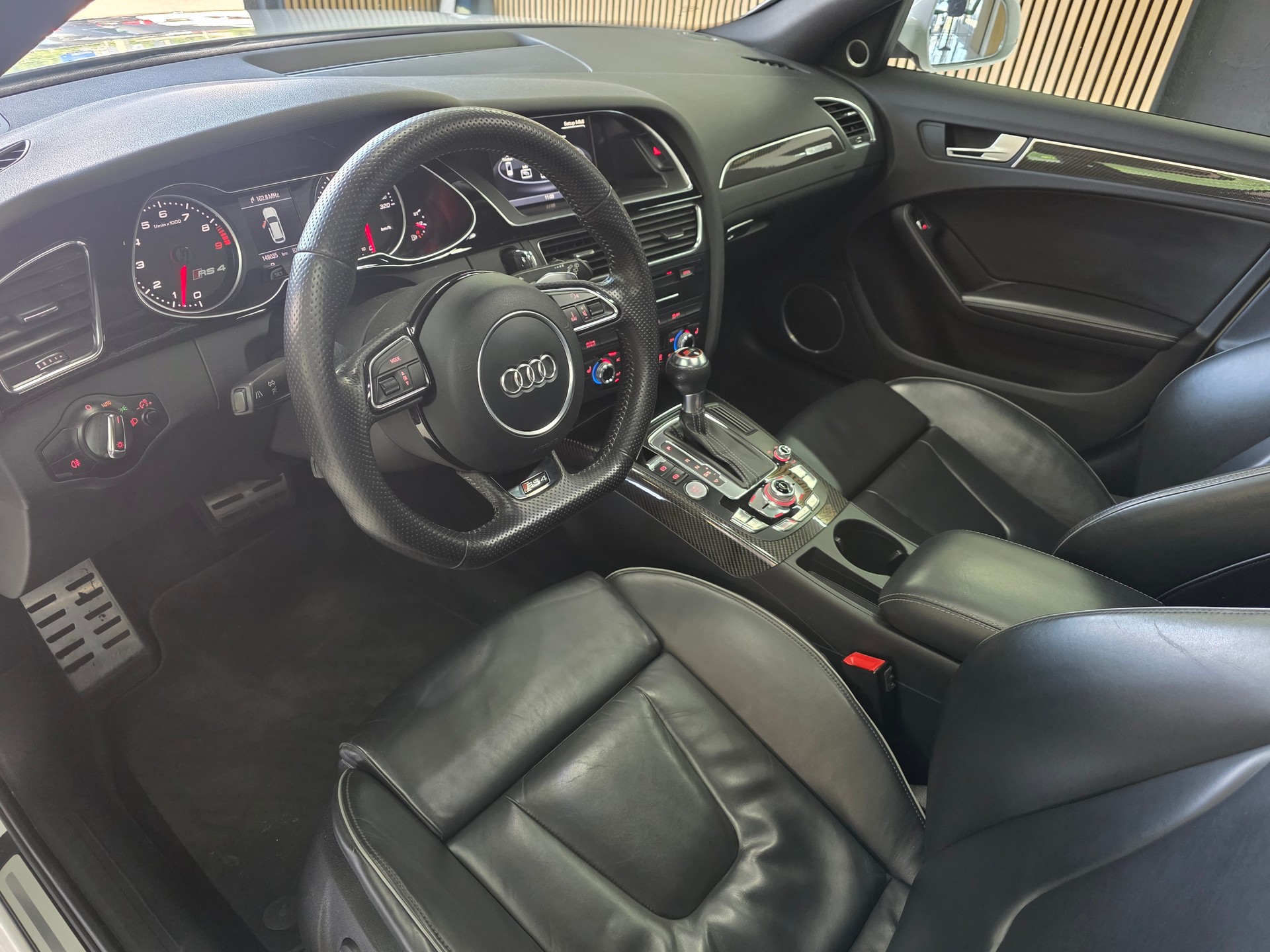 AUDI RS4 Avant 4.2 FSI V8 quattro S-tronic MTM-image-7