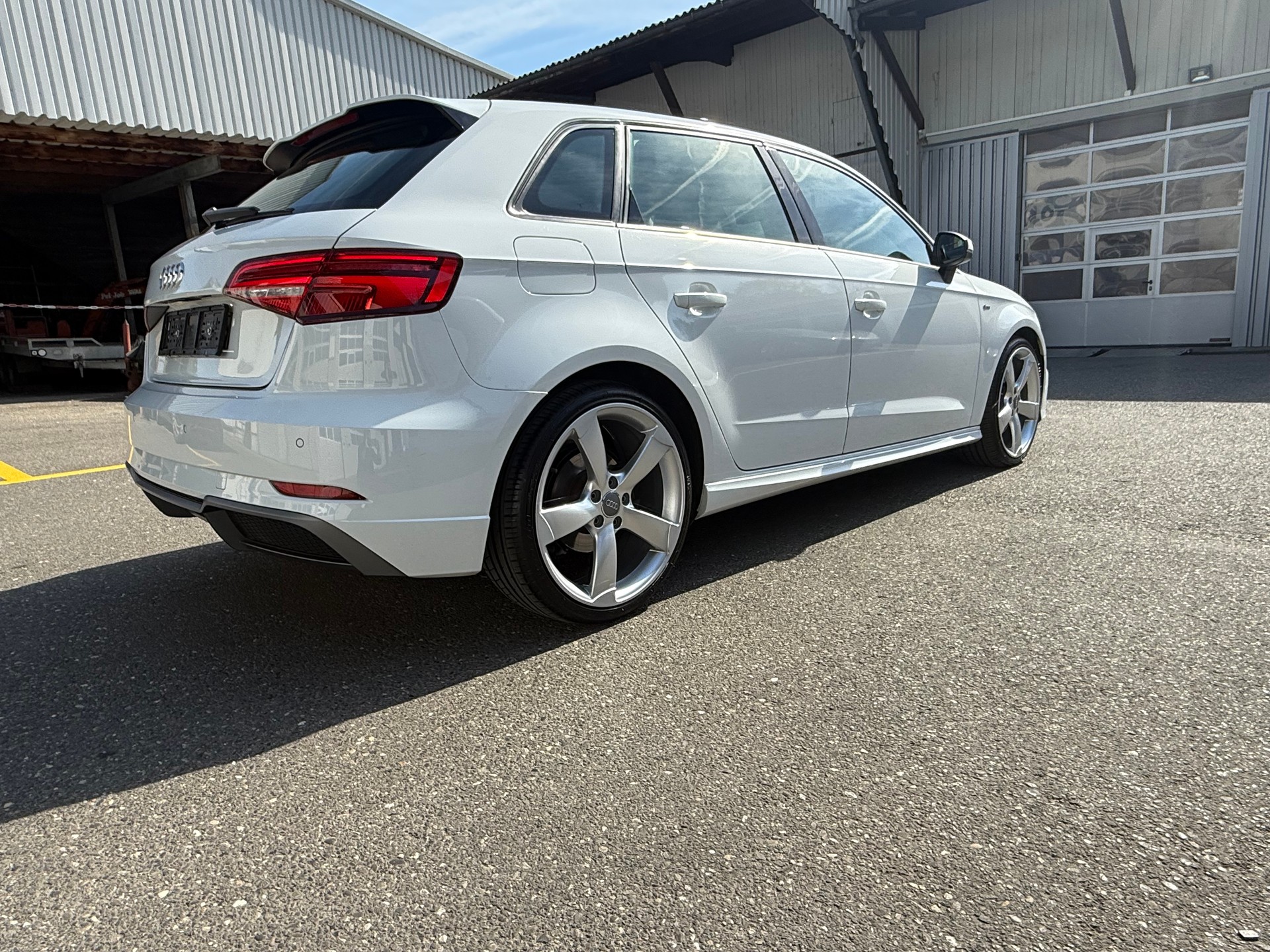 AUDI A3 Sportback 2.0 TDI Sport S-tronic quattro-image-5