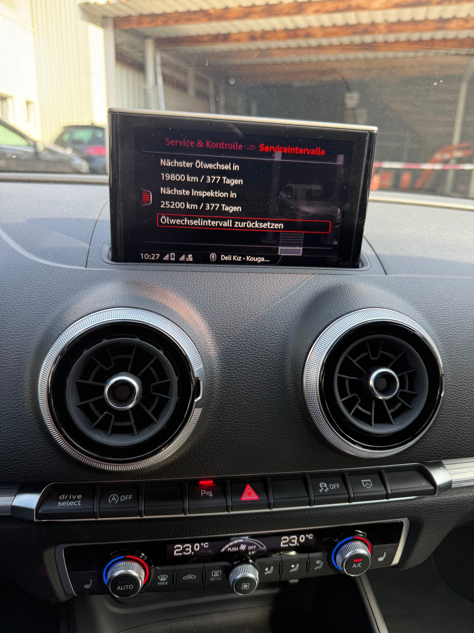 AUDI A3 Sportback 2.0 TDI Sport S-tronic quattro-image-9