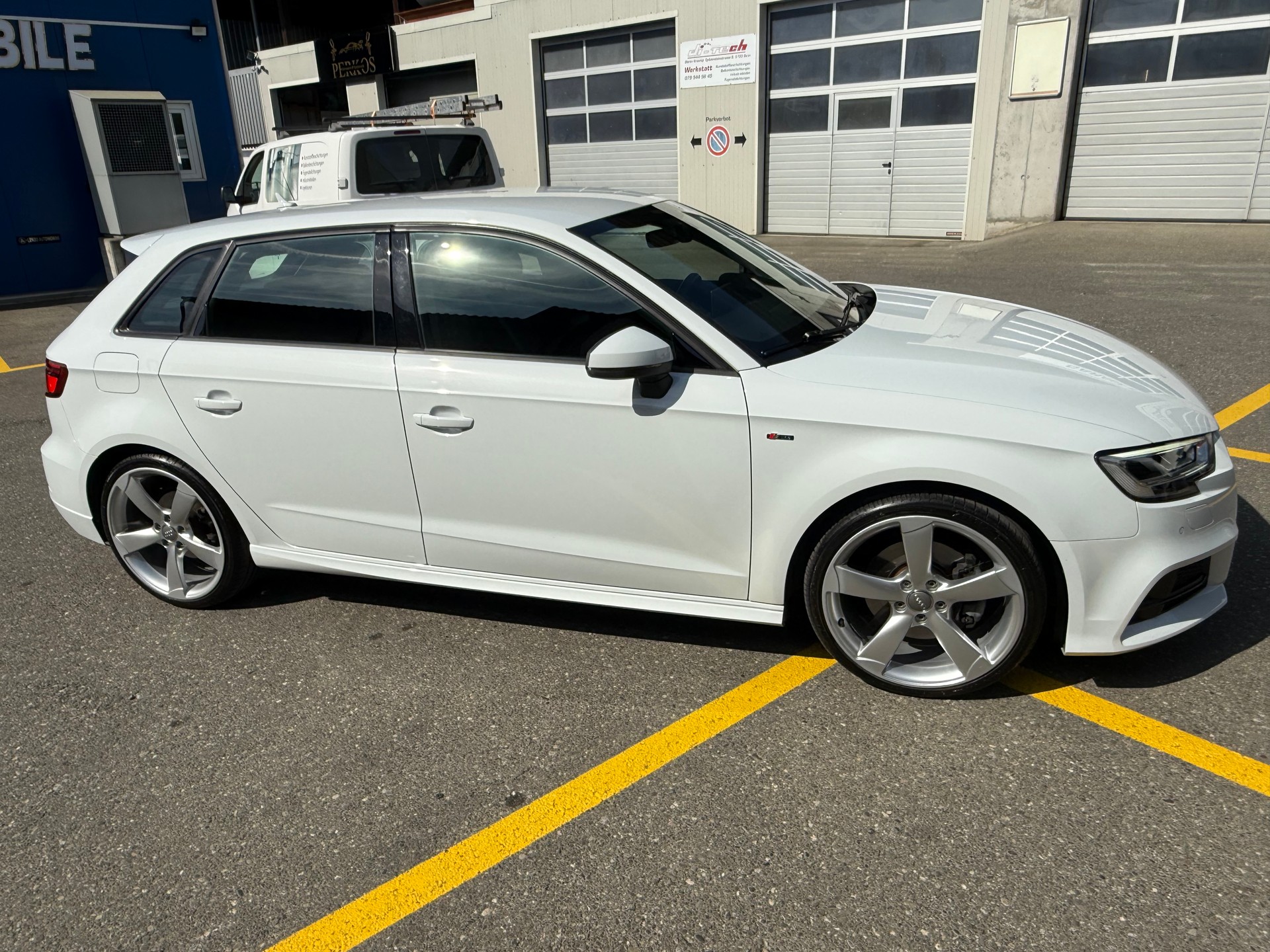 AUDI A3 Sportback 2.0 TDI Sport S-tronic quattro-image-2