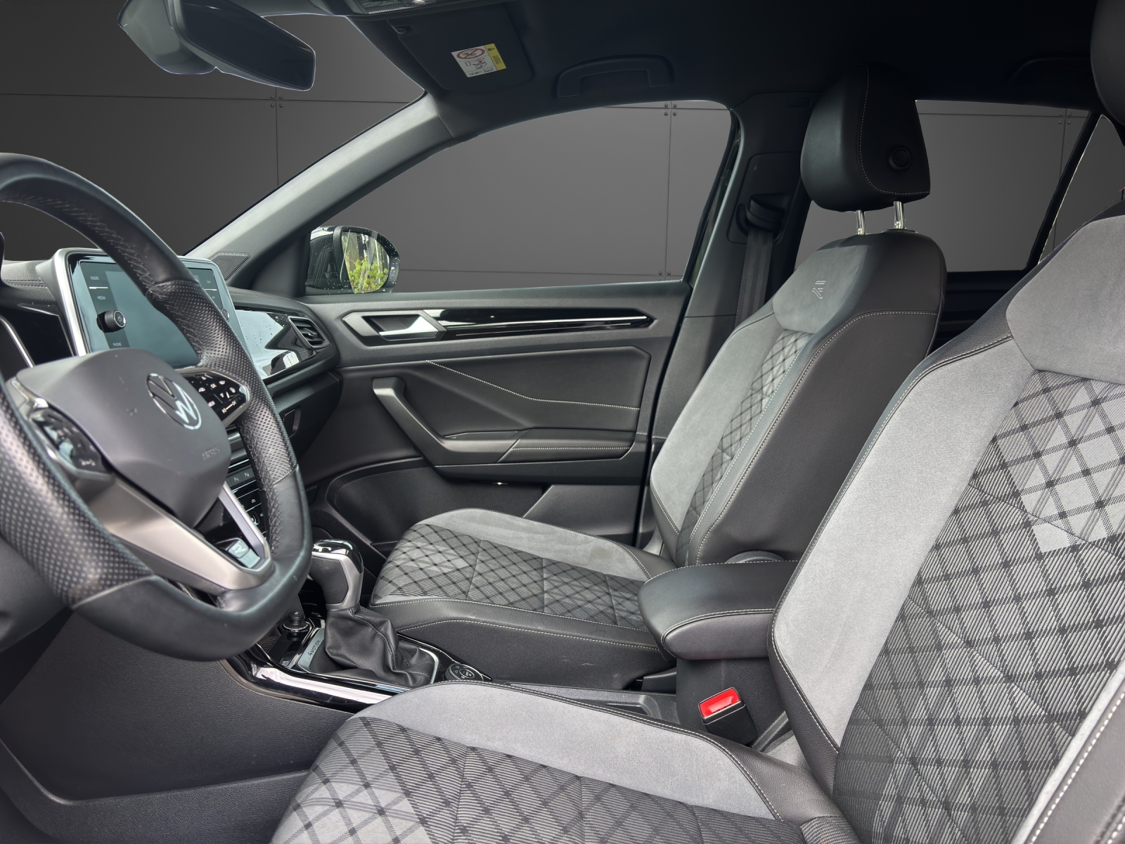 VW T-Roc 2.0 TSI R-Line DSG 4Motion-showroom-element-2