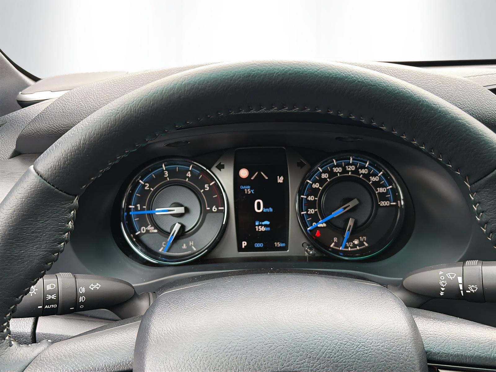 TOYOTA Hilux Double Cab.-Pick-up 2.8 D-4D MHEV 204 Invincible-image-9