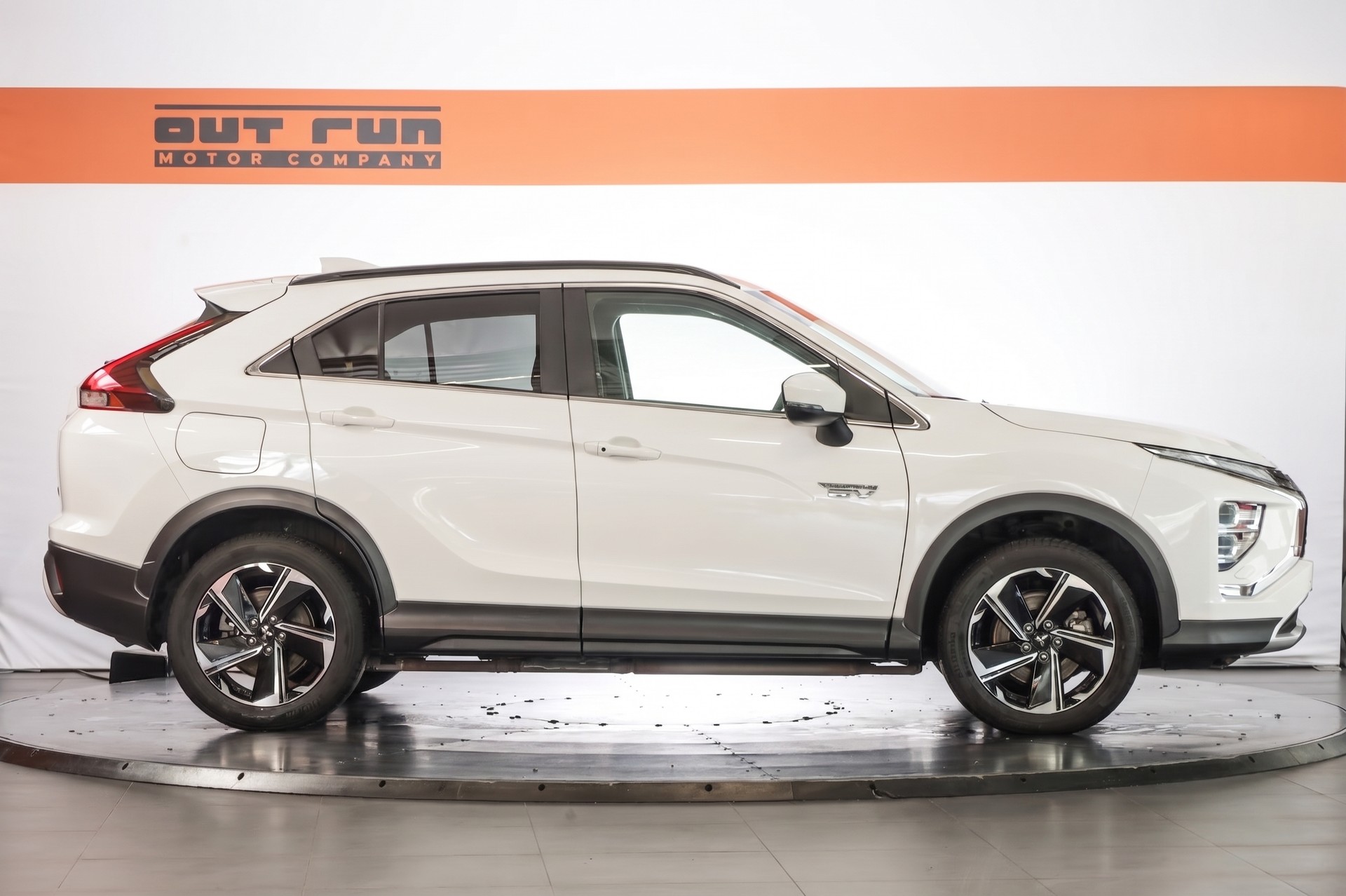 MITSUBISHI Eclipse Cross 2.4 PHEV Instyle+ 4WD-image-2