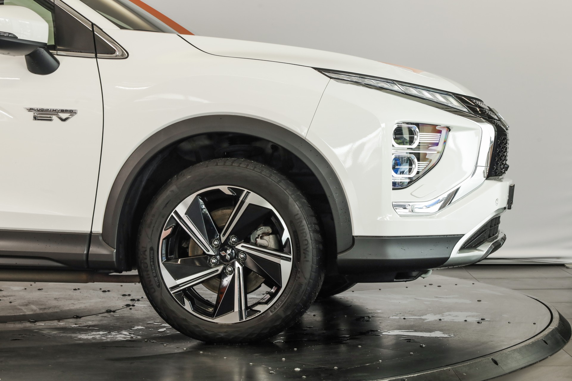 MITSUBISHI Eclipse Cross 2.4 PHEV Instyle+ 4WD-image-23