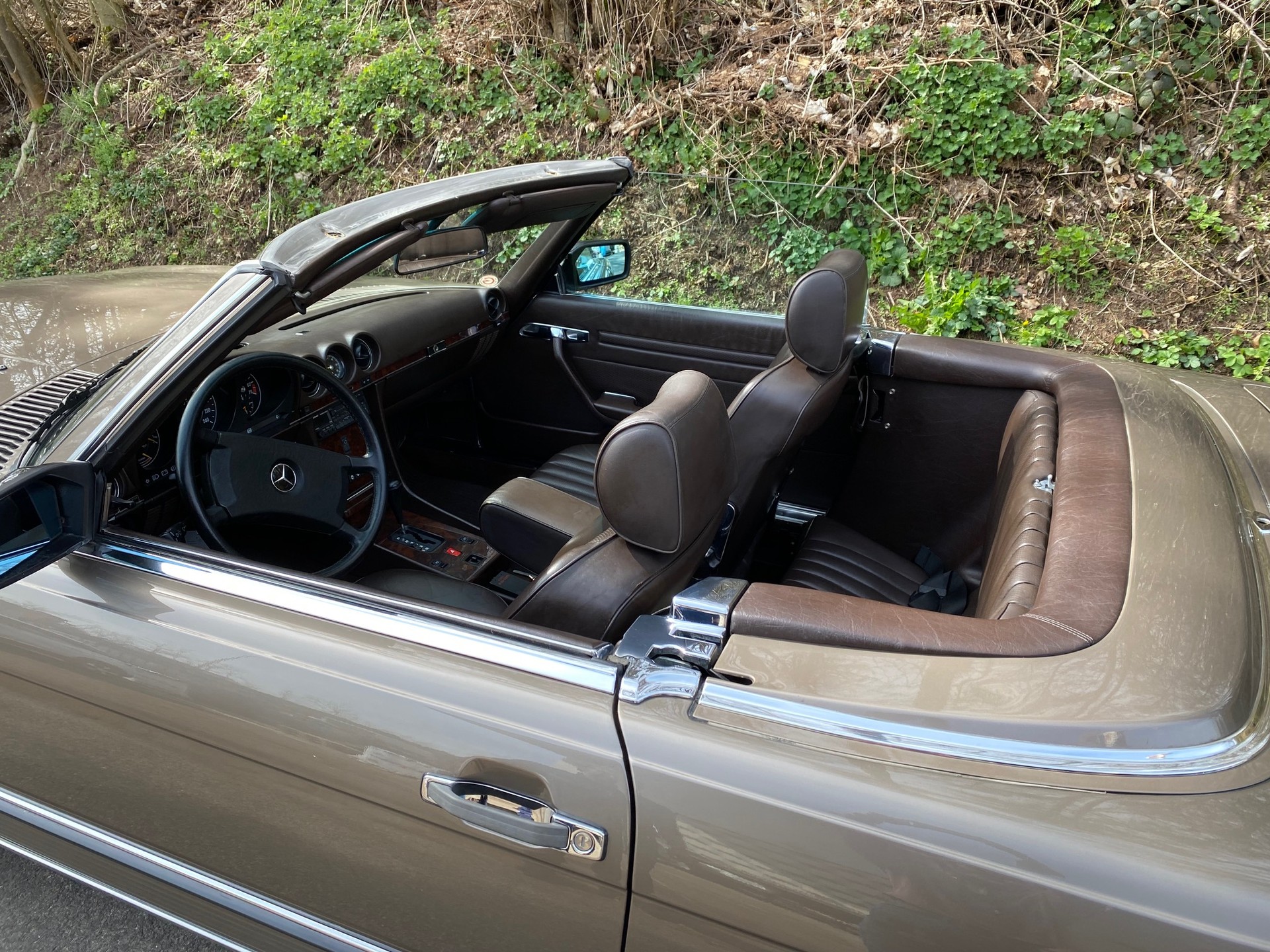 MERCEDES-BENZ SL 300 R107-image-2