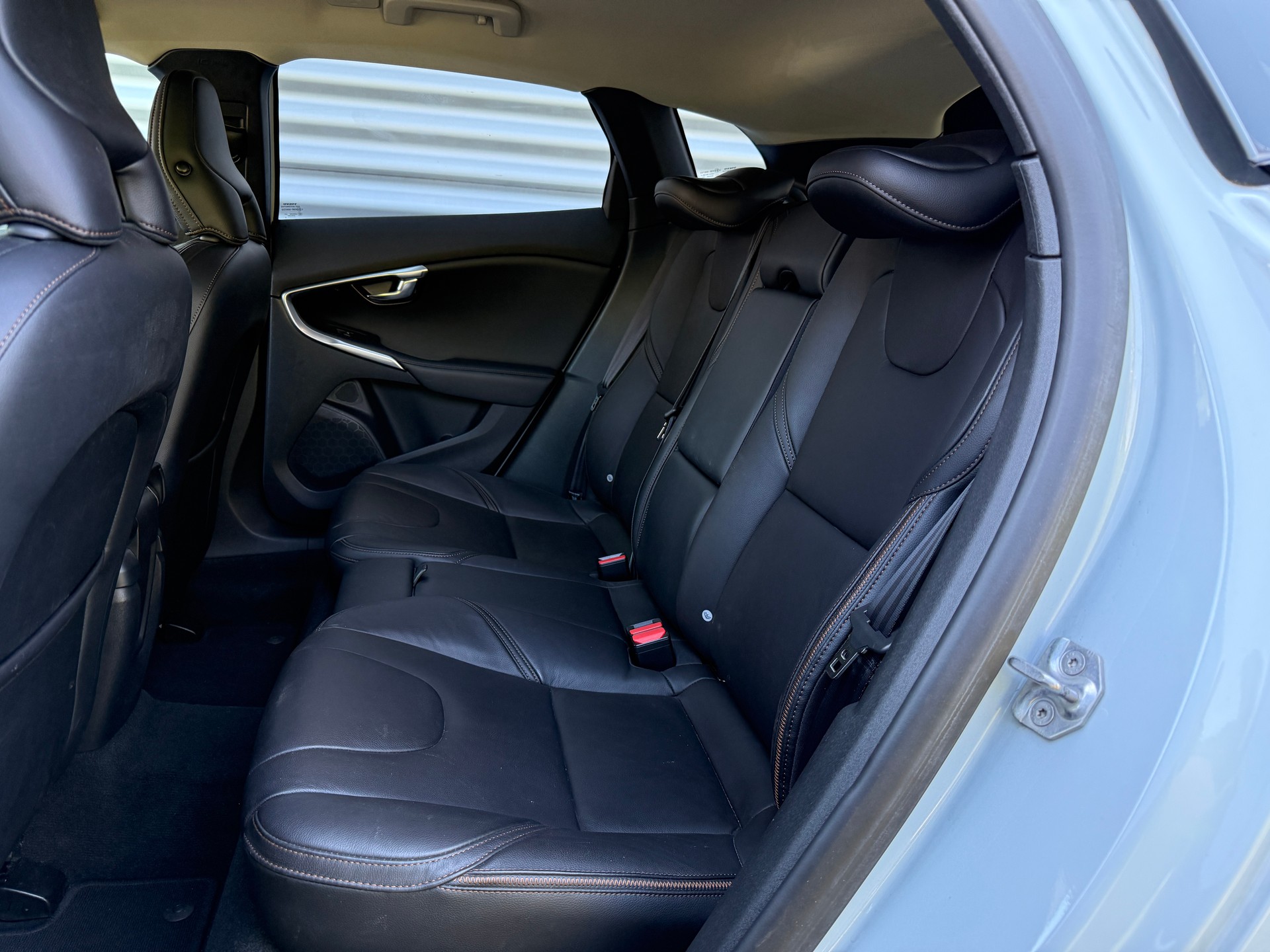 VOLVO V40 Cross Country T5 AWD Summum Geartronic-image-4