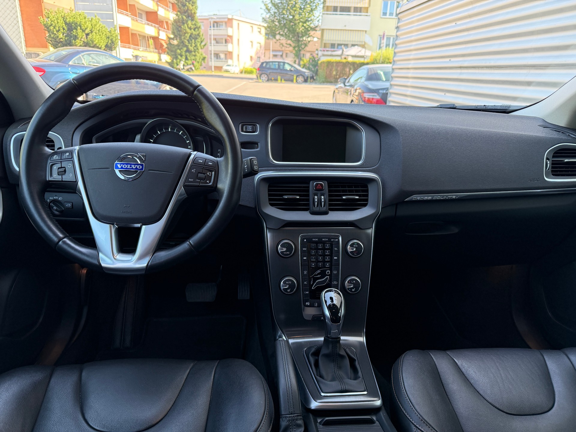 VOLVO V40 Cross Country T5 AWD Summum Geartronic-image-5
