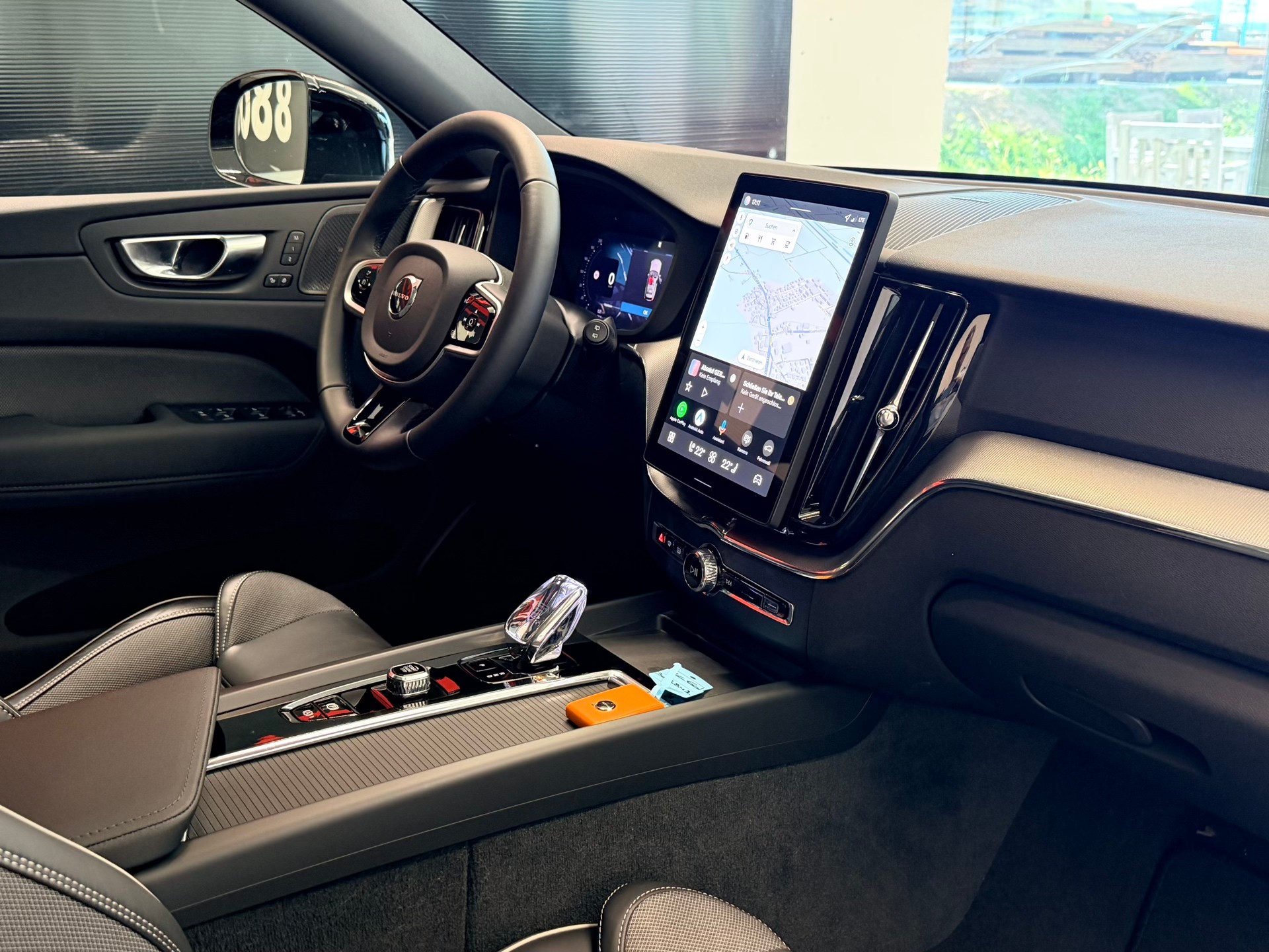 VOLVO XC60 FACELIFT B5 Benzin Mild Hybrid AWD Black Edition Geartronic-image-20