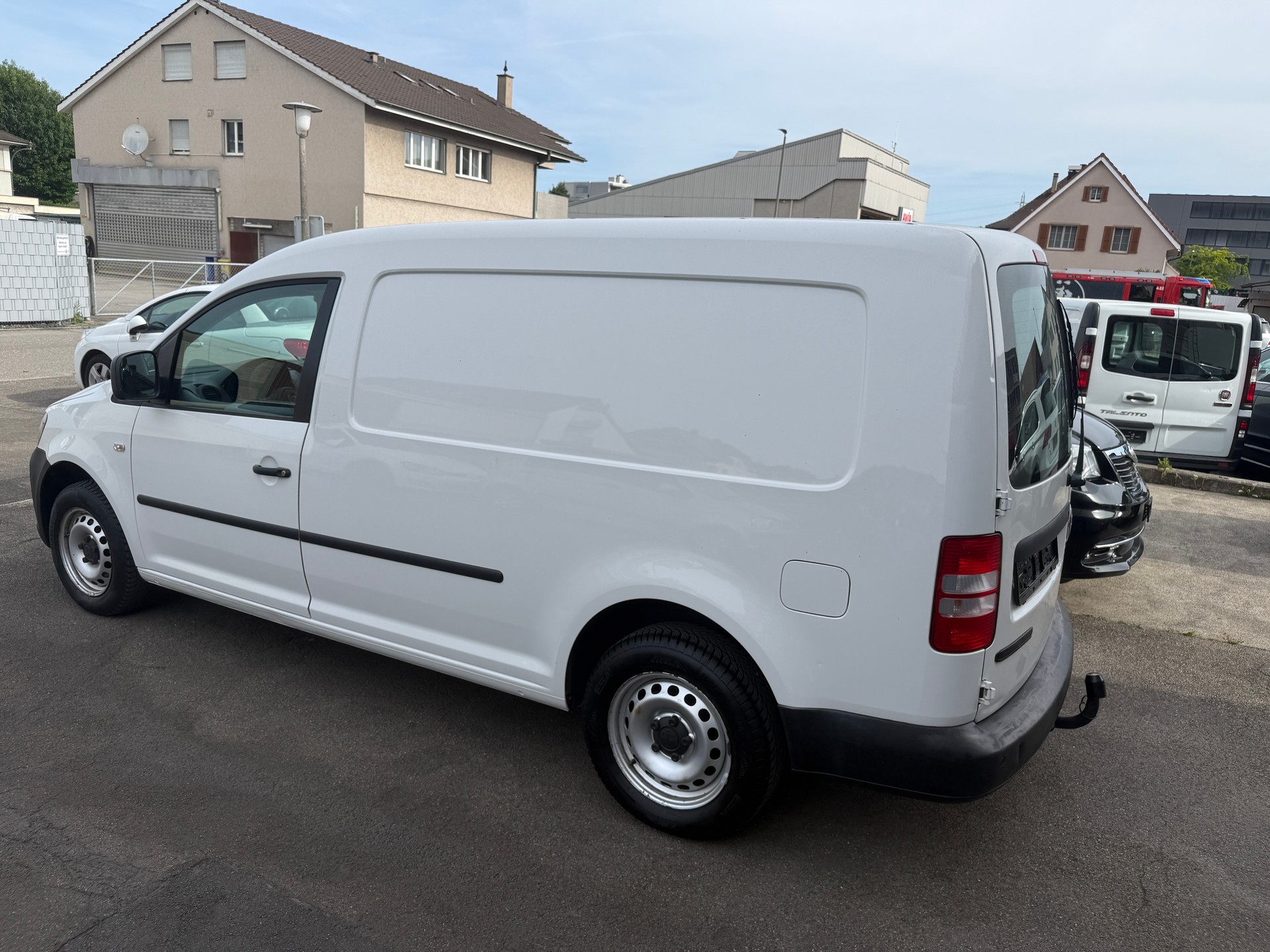 VW Caddy Maxi 1.6 TDI DSG-image-3