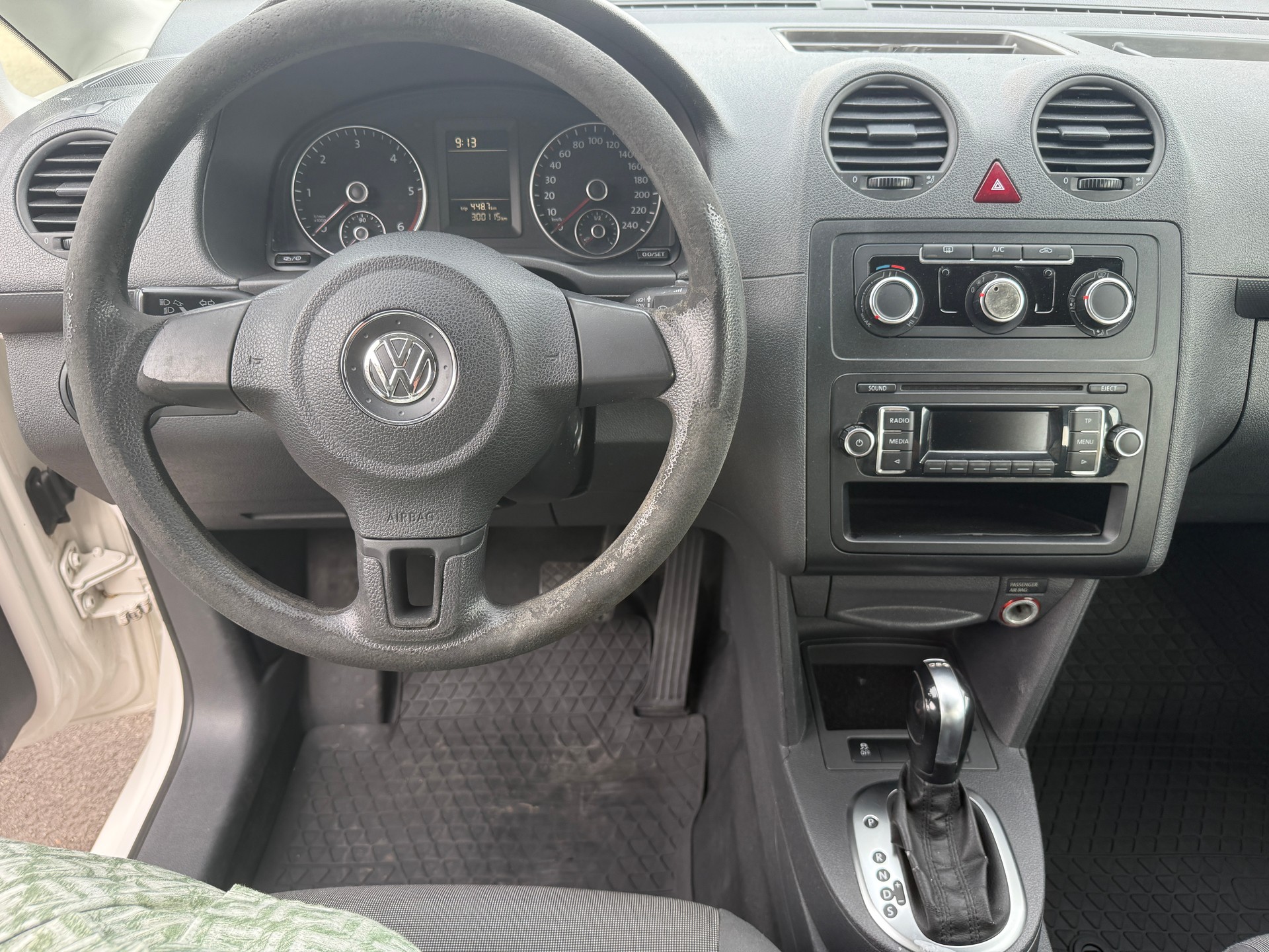 VW Caddy Maxi 1.6 TDI DSG-image-8