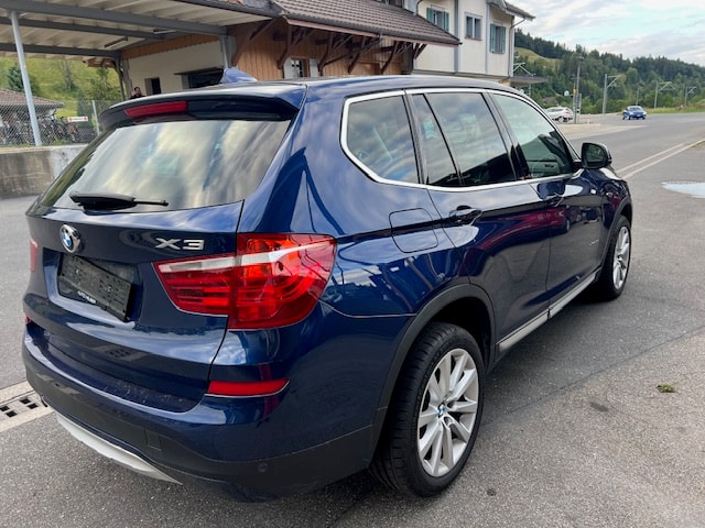 BMW X3 xDrive 20d xLine-image-12