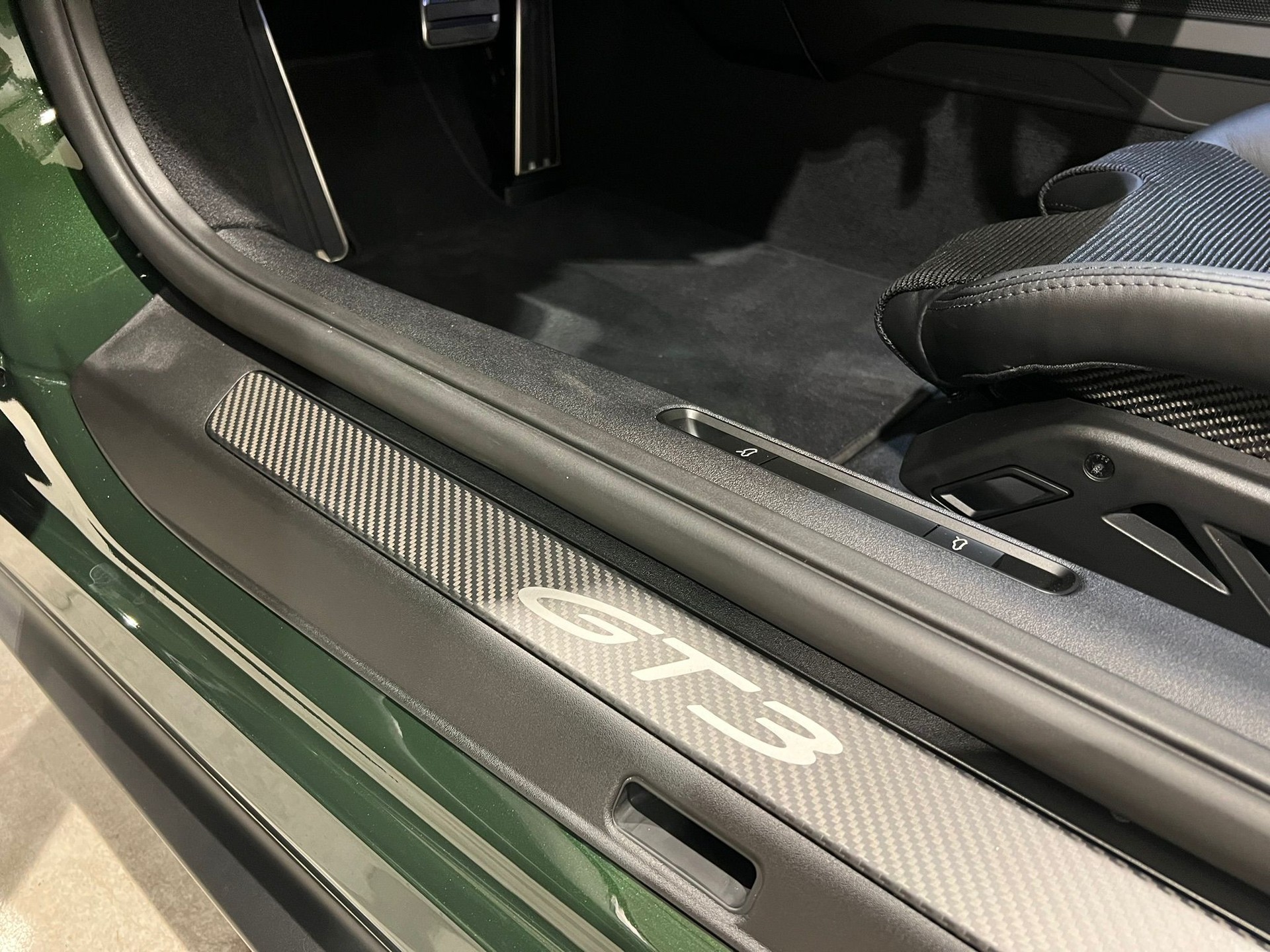 PORSCHE 911 Carrera GT3 PDK Touring-image-10