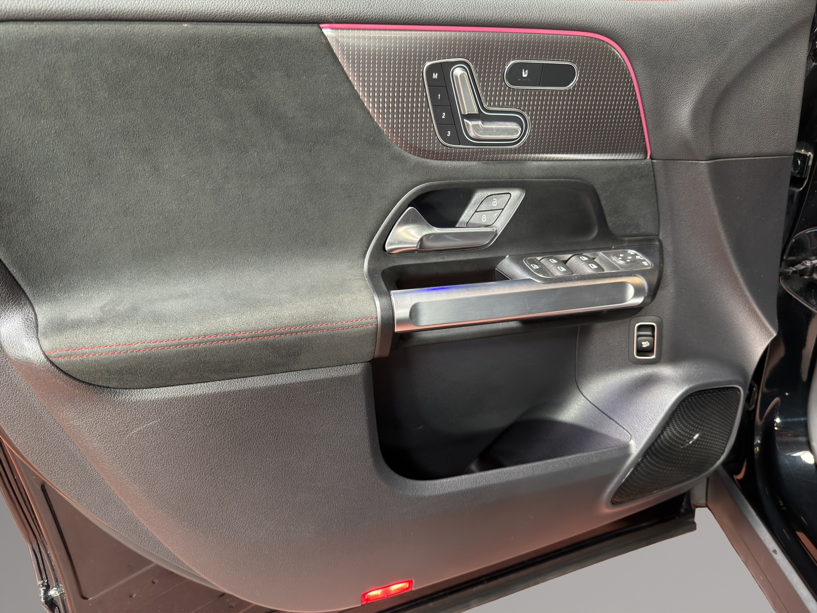MERCEDES-BENZ EQB 350 AMG Line 4Matic-image-7