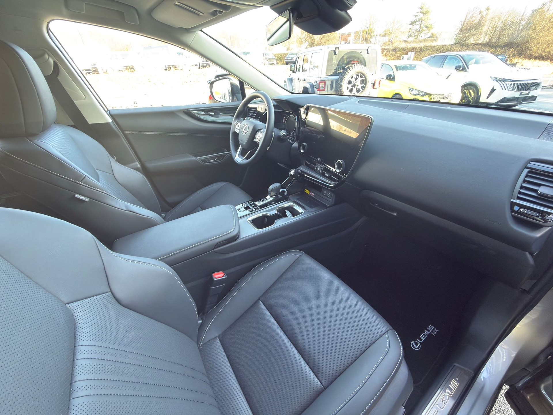 LEXUS NX 350h E-FOUR Premium+-image-6
