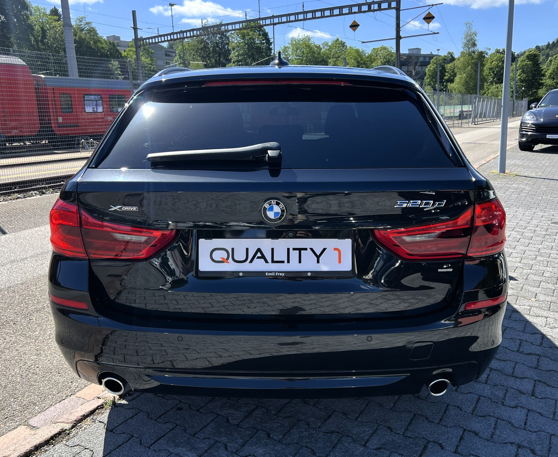 BMW 520d xDrive Touring Steptronic-image-3
