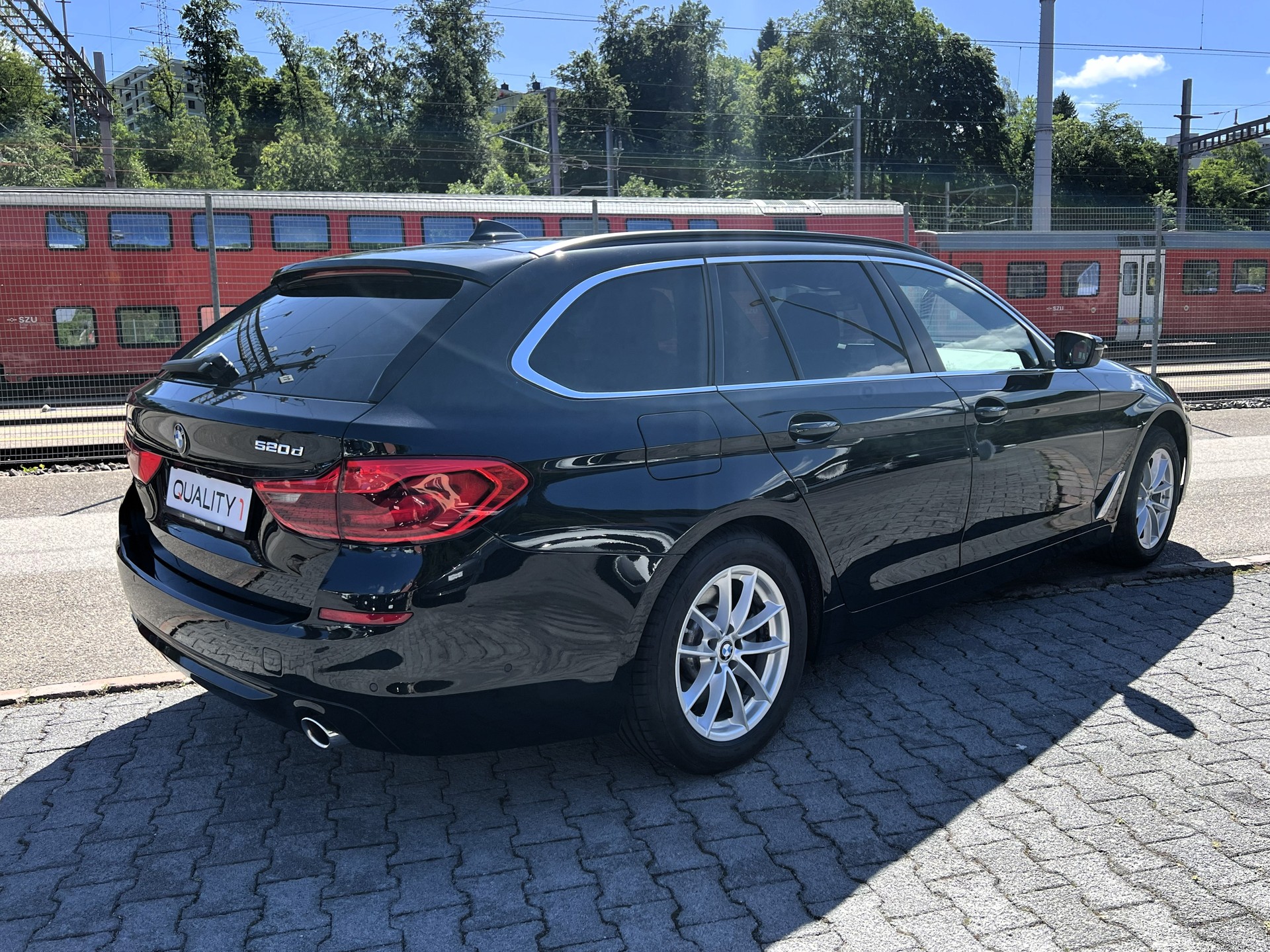 BMW 520d xDrive Touring Steptronic-image-4