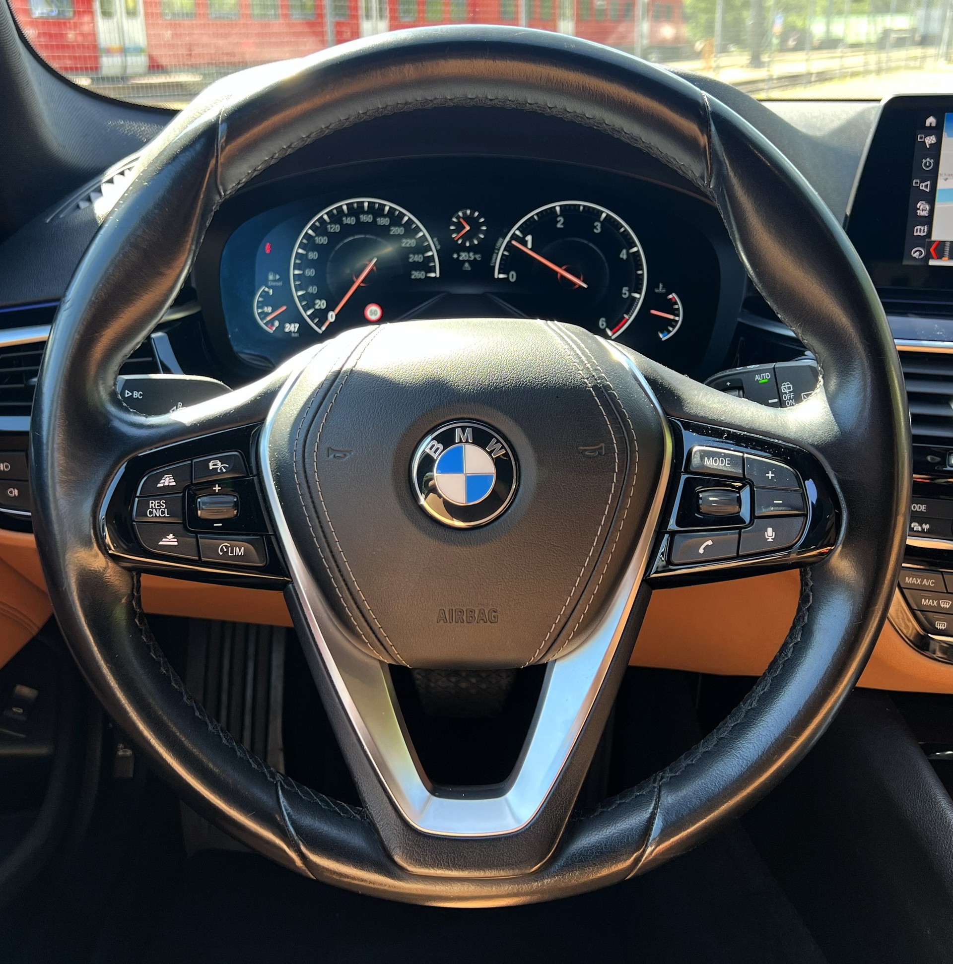BMW 520d xDrive Touring Steptronic-image-24