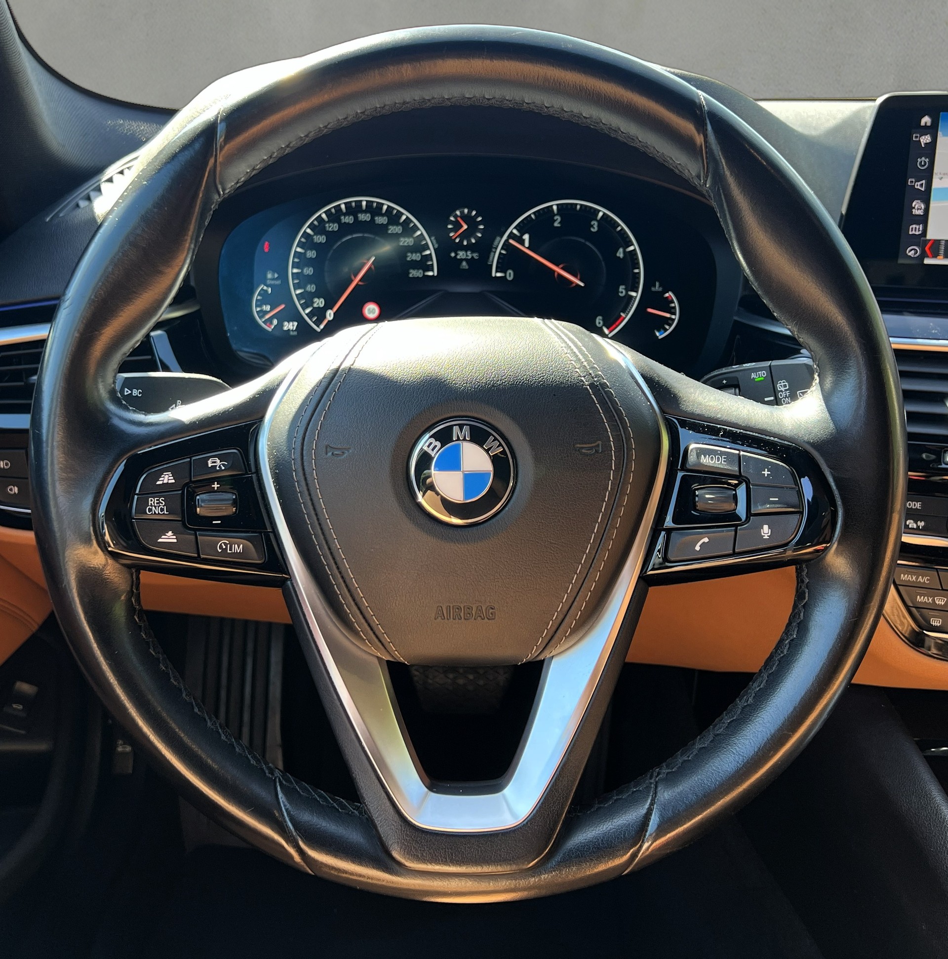 BMW 520d xDrive Touring Steptronic-image-24