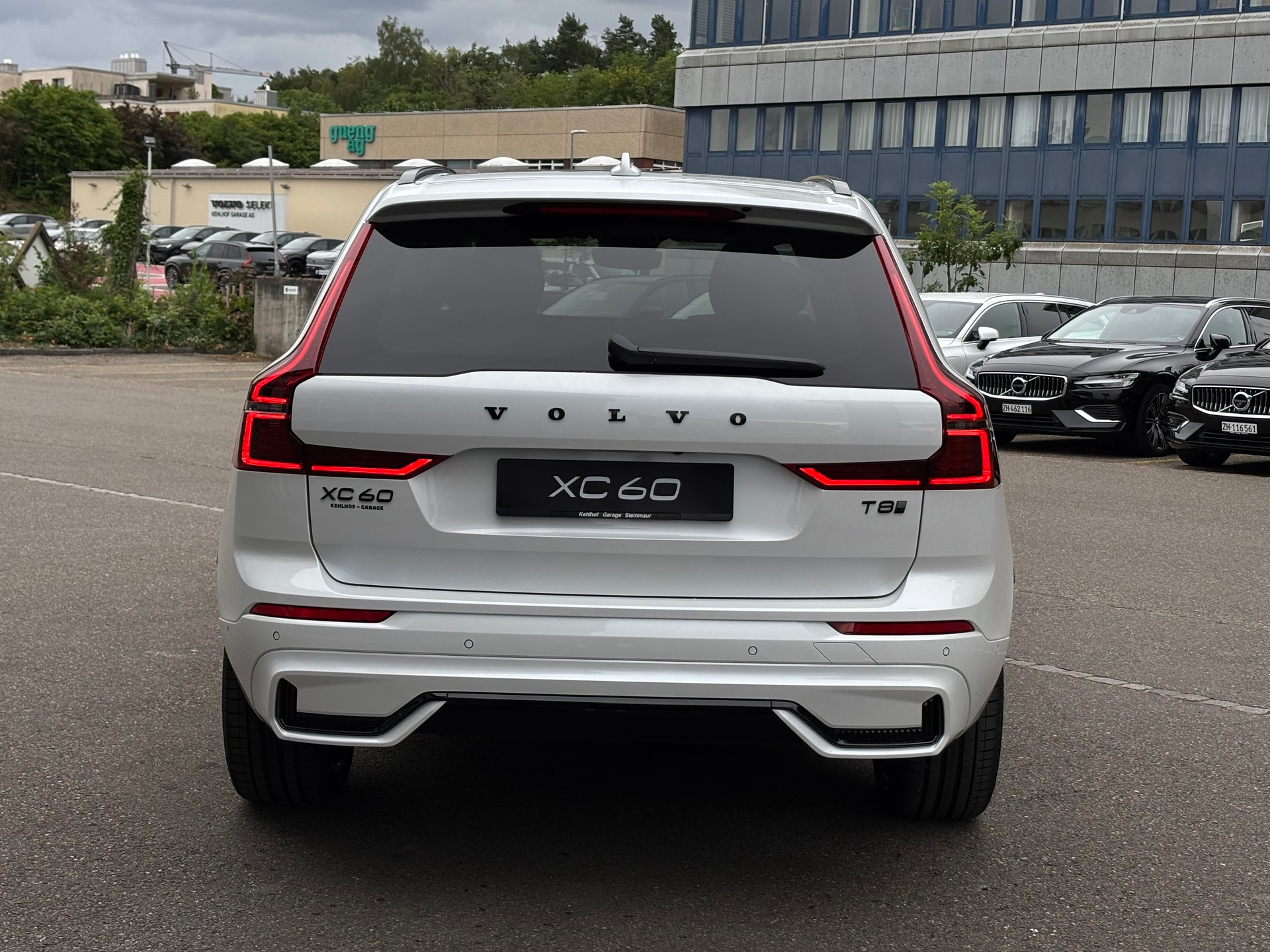 VOLVO XC60 2.0 T8 TE Black Edition eAWD-image-8