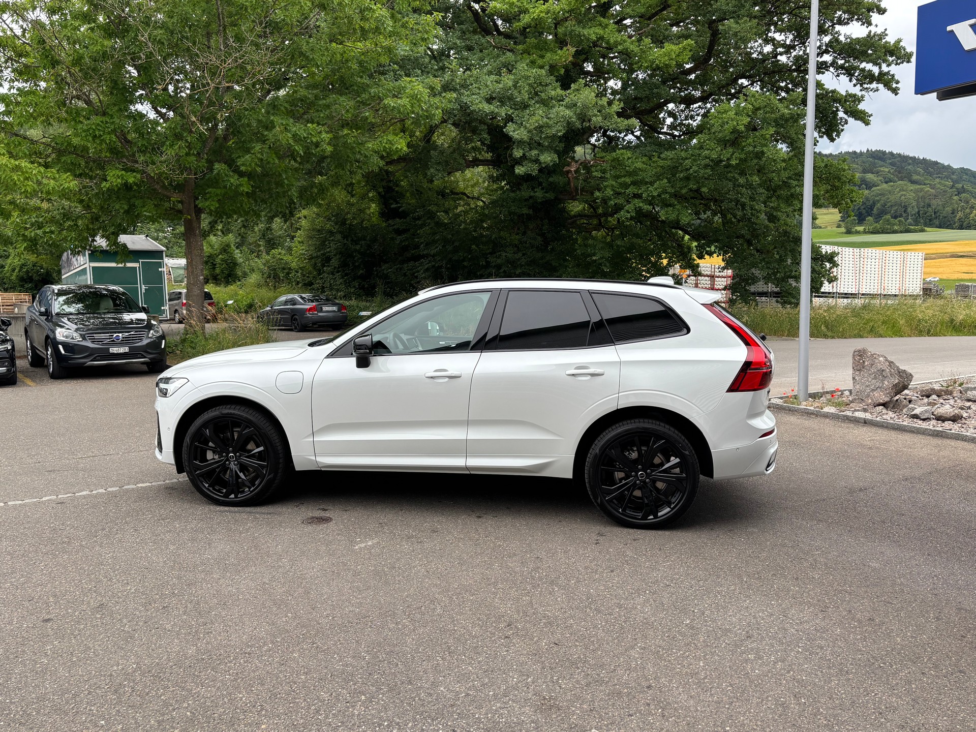 VOLVO XC60 2.0 T8 TE Black Edition eAWD-image-4