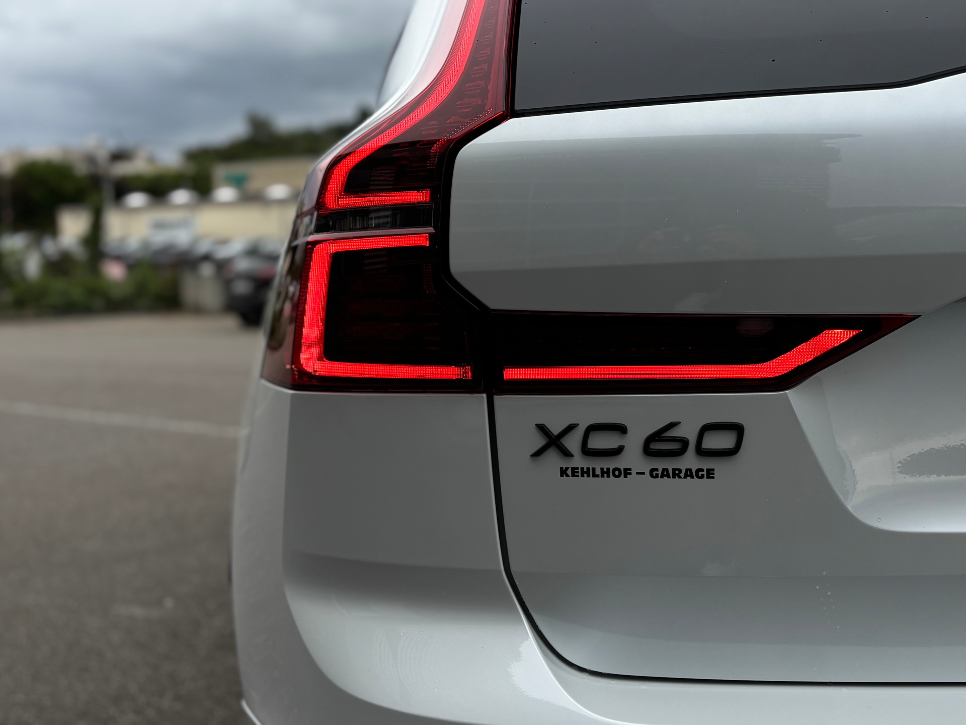 VOLVO XC60 2.0 T8 TE Black Edition eAWD-image-16