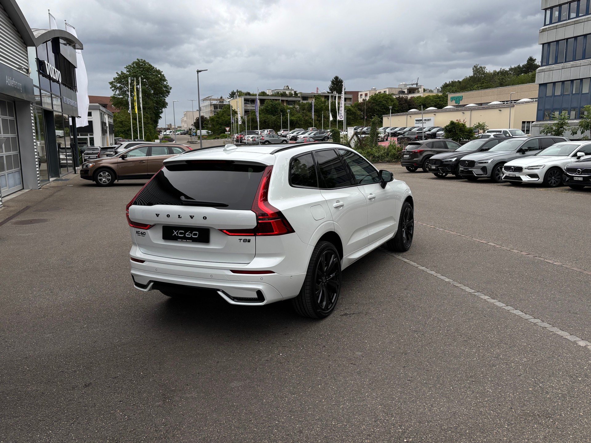 VOLVO XC60 2.0 T8 TE Black Edition eAWD-image-5