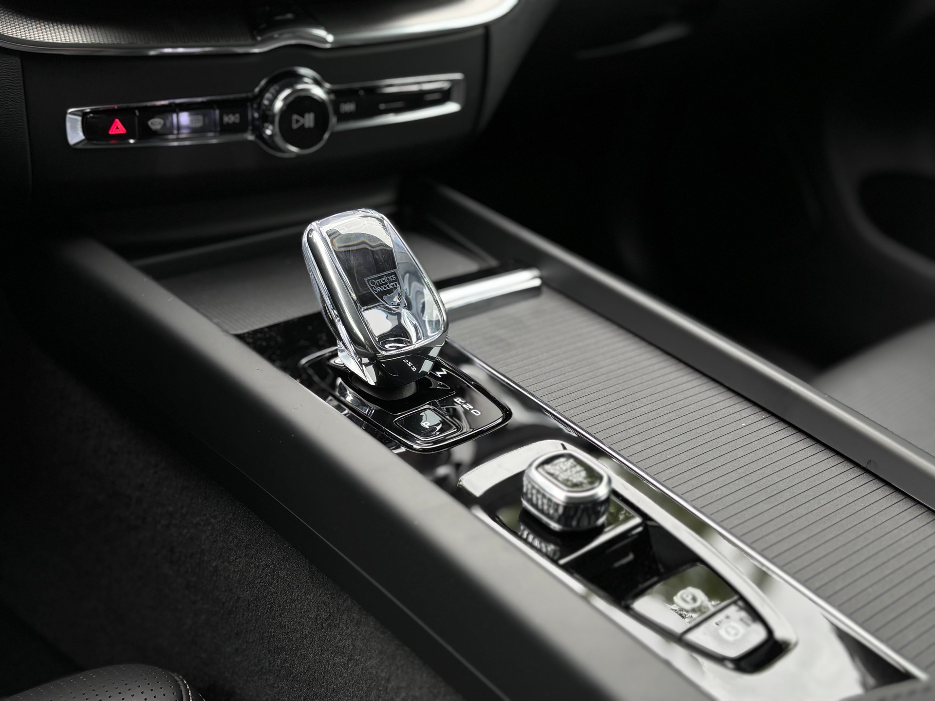 VOLVO XC60 2.0 T8 TE Black Edition eAWD-image-14
