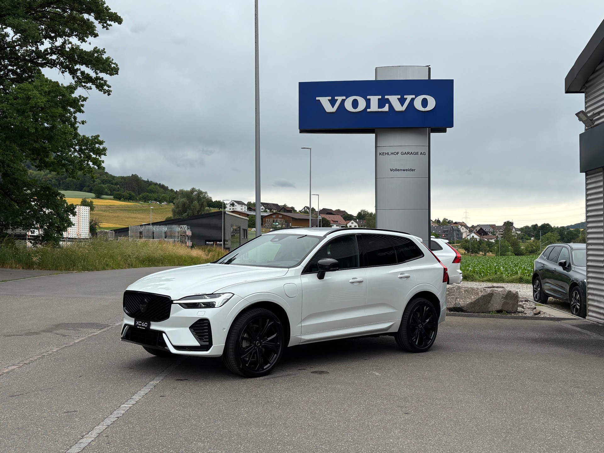 VOLVO XC60 2.0 T8 TE Black Edition eAWD-image-0